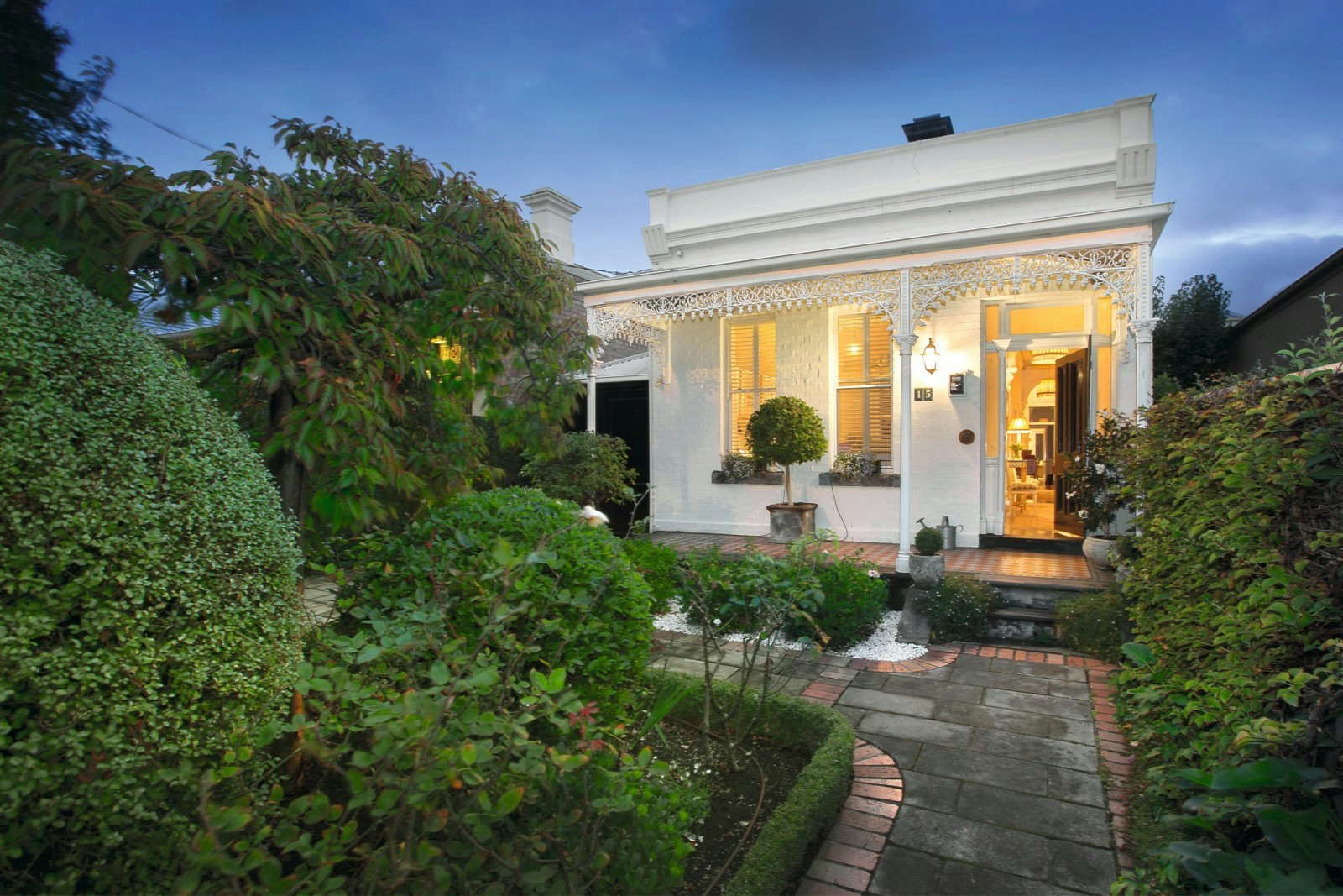 15 Sutherland Road, Armadale, VIC