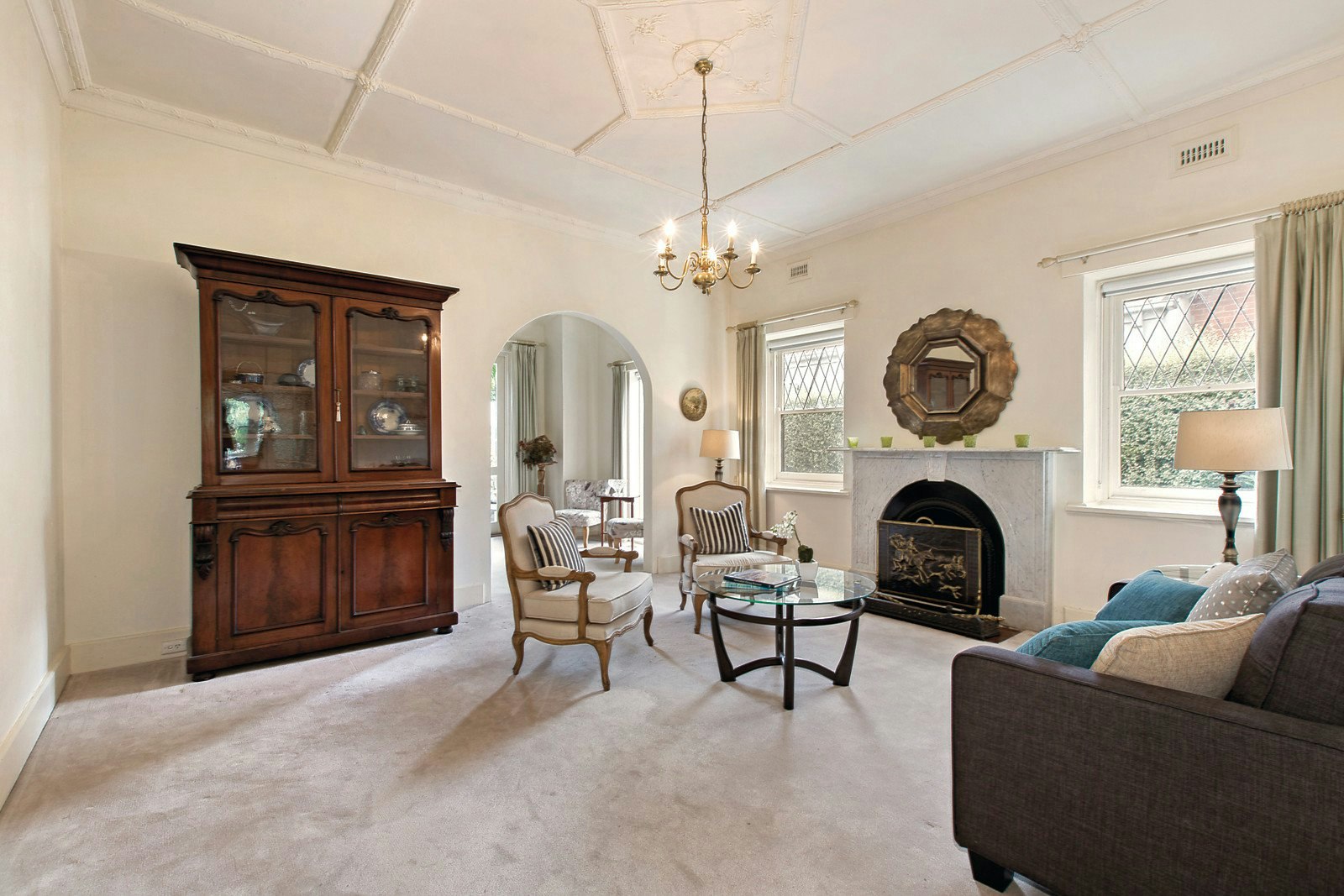 21 Avenue Athol, Canterbury, VIC