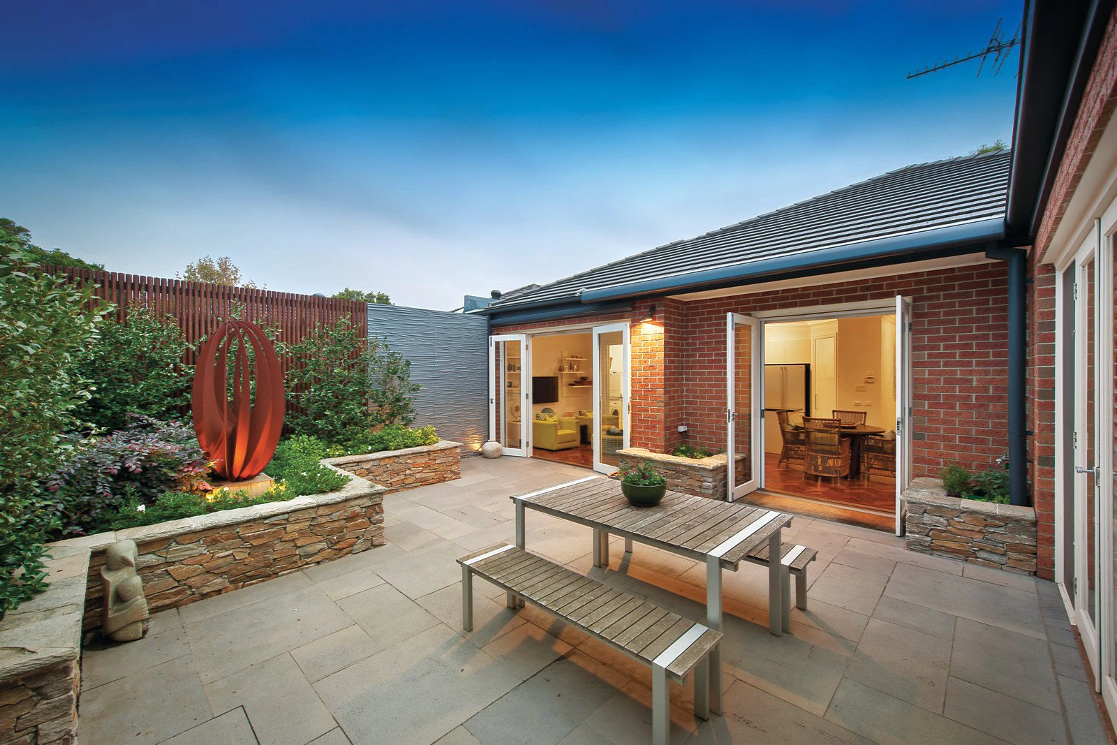 2/11 Tollington Avenue, Malvern East, VIC