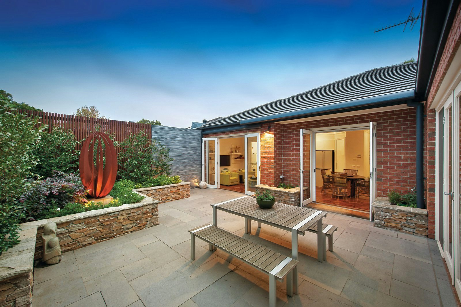 2/11 Tollington Avenue, Malvern East, VIC