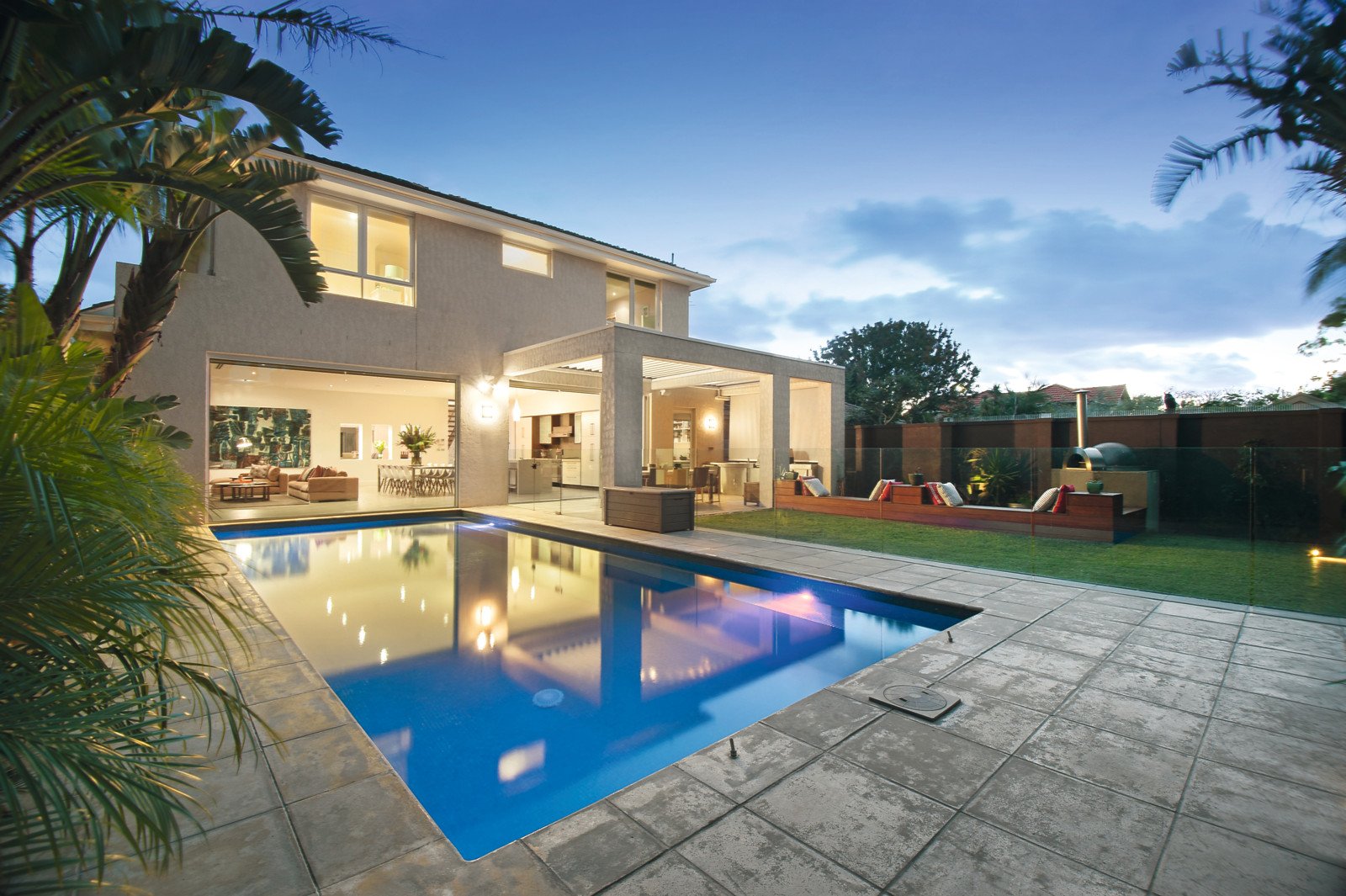 15 Bridge Street, Hampton - Thumbnail 2