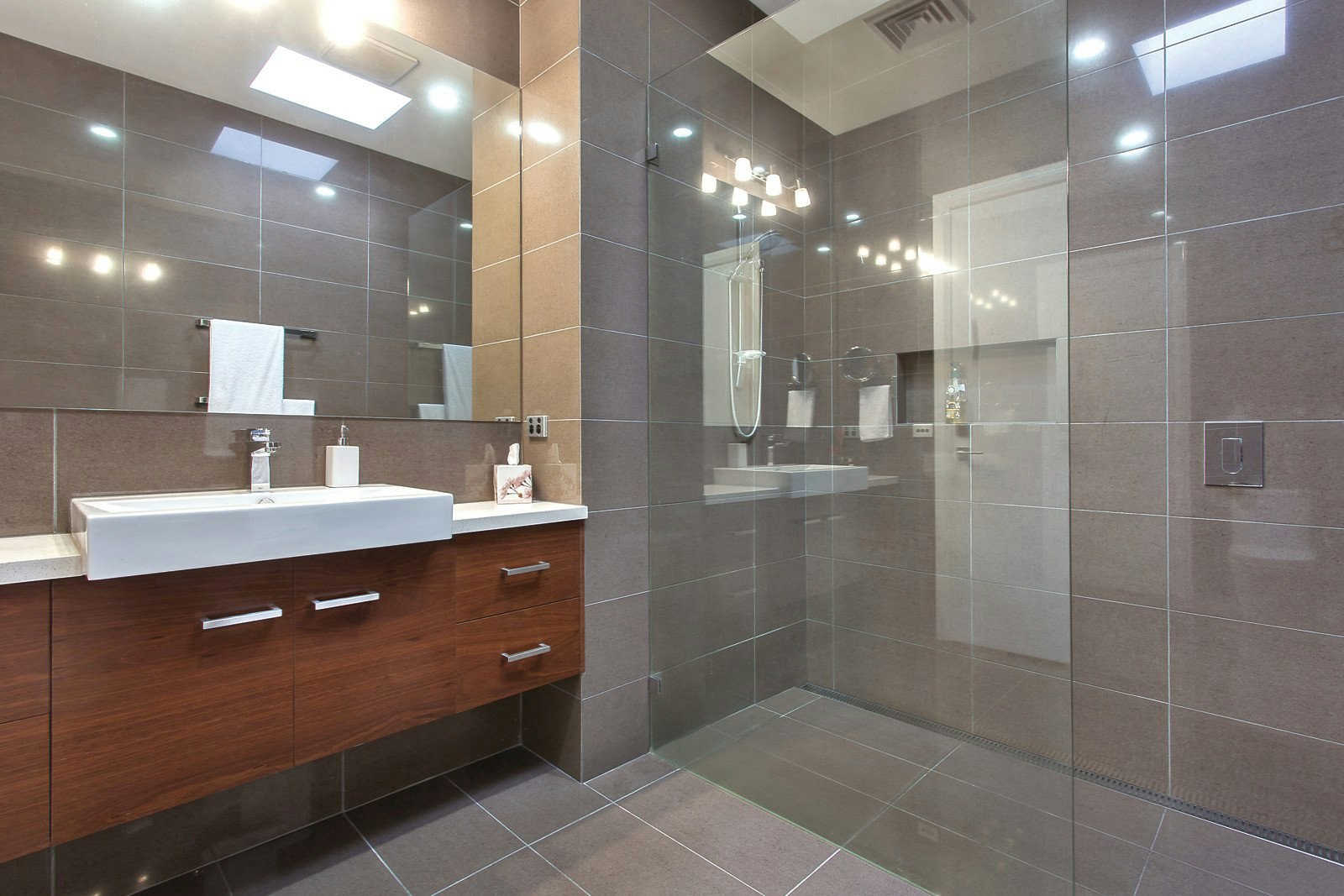 11 St James Avenue, Mont Albert, VIC