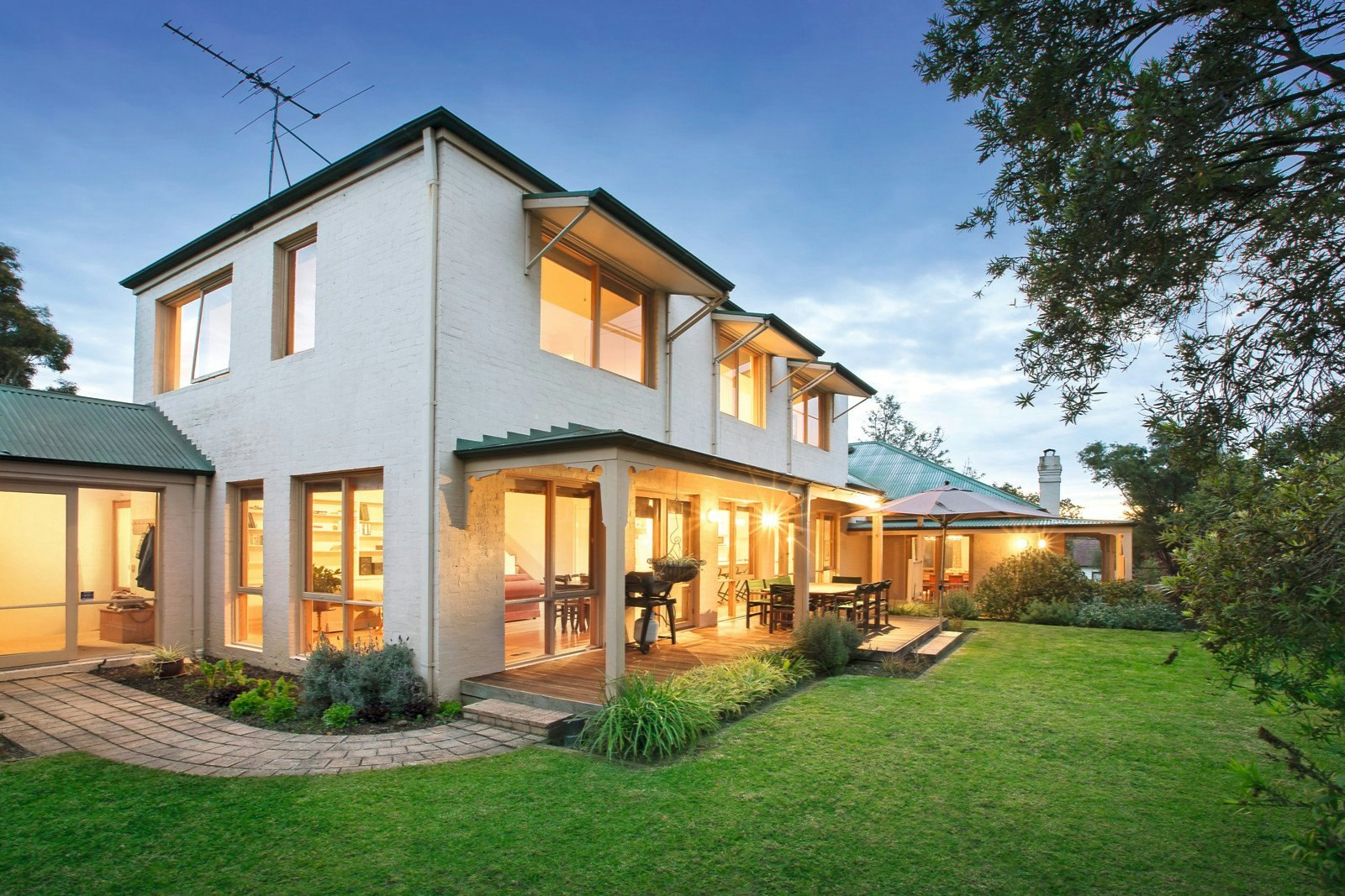 4 Dryden Street, Canterbury, VIC