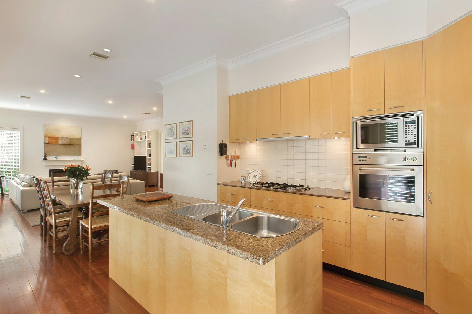 5 Merriwee Crescent, Toorak, VIC