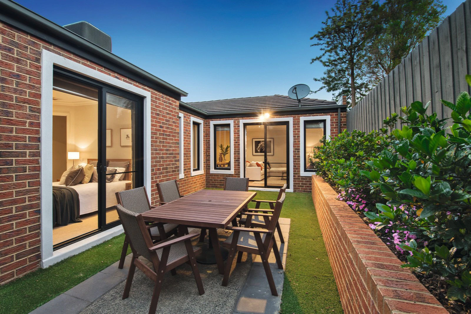 2/10 Dene Avenue, Malvern East, VIC
