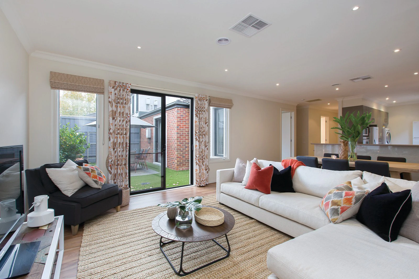 2/10 Dene Avenue, Malvern East, VIC