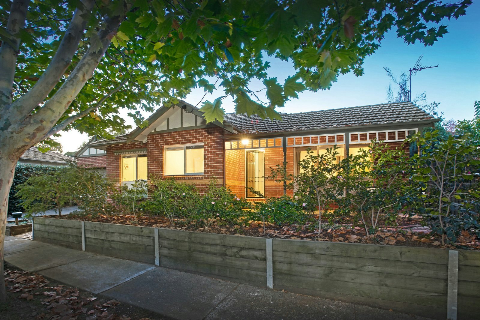 1 Kingston Road, Surrey Hills, VIC
