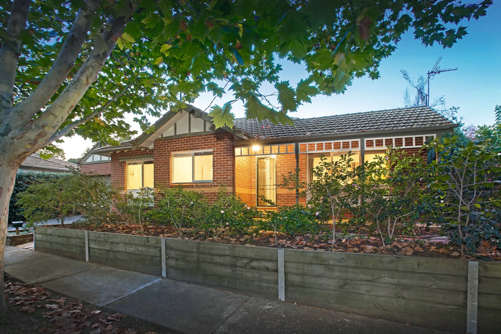 1 Kingston Road, Surrey Hills, VIC
