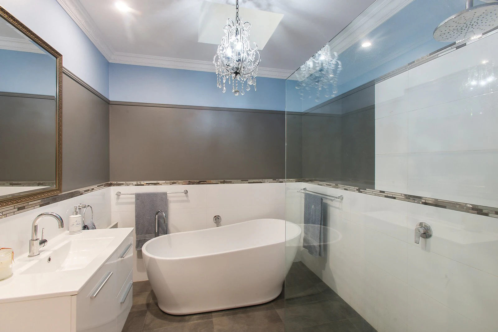 1 Kingston Road, Surrey Hills, VIC