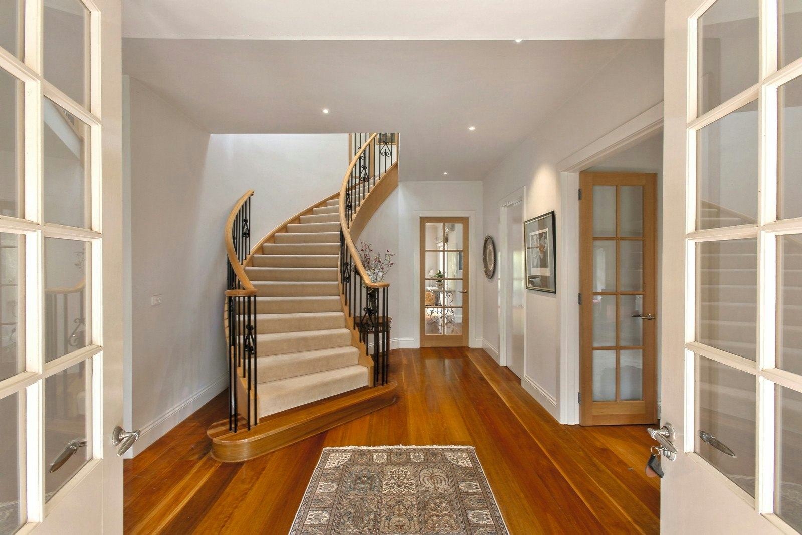 32 Stanley Grove, Canterbury, VIC