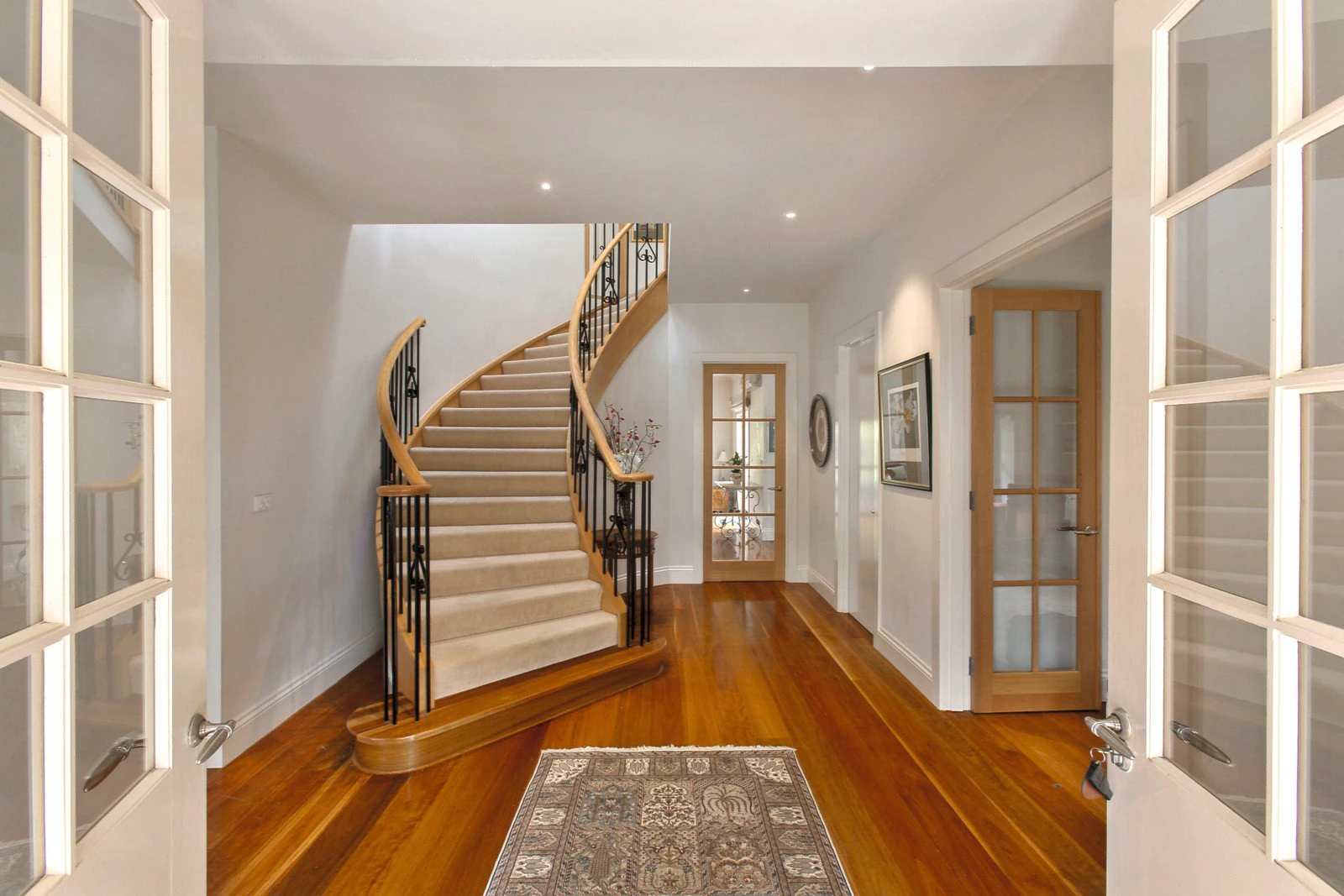 32 Stanley Grove, Canterbury, VIC