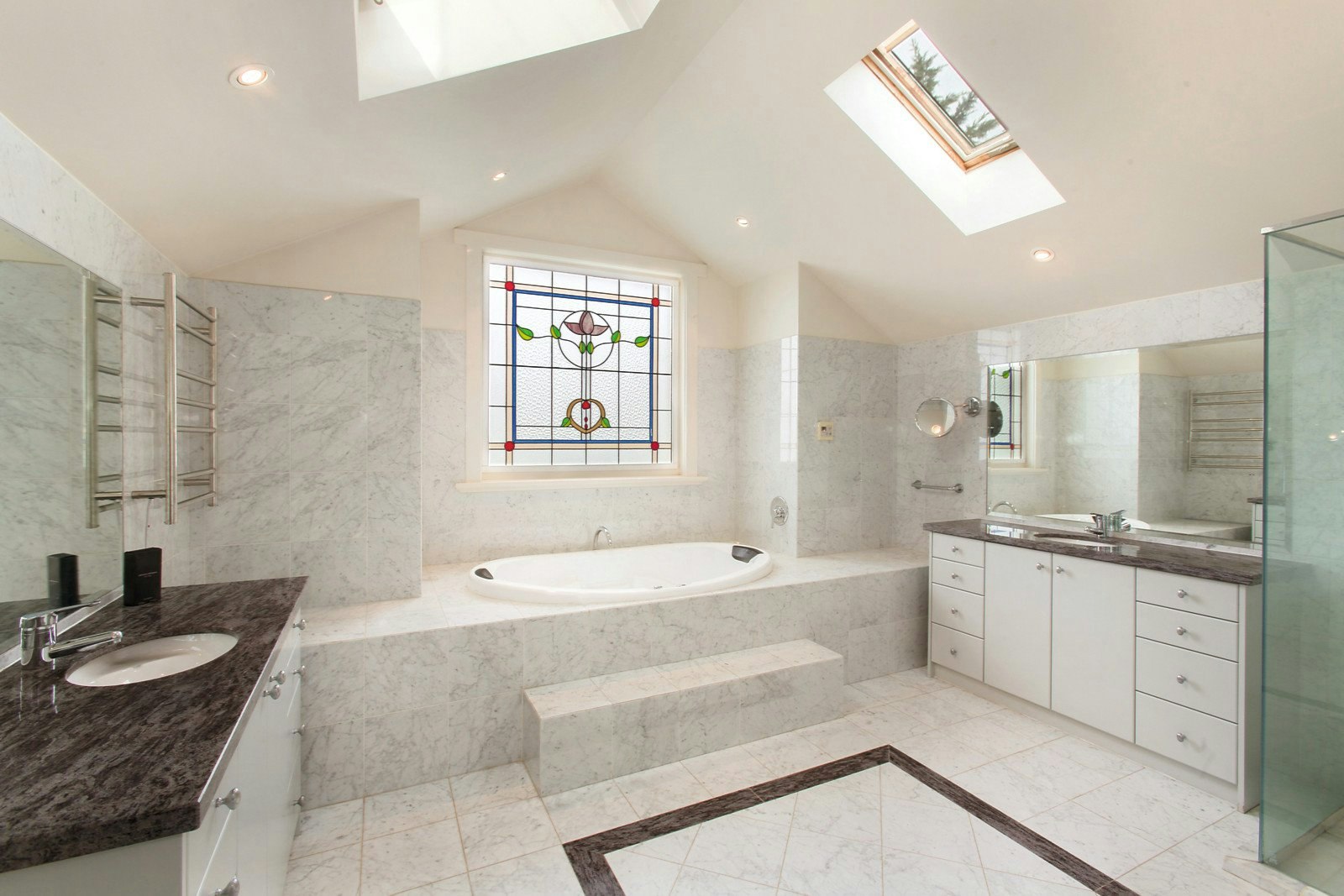 32 Stanley Grove, Canterbury, VIC