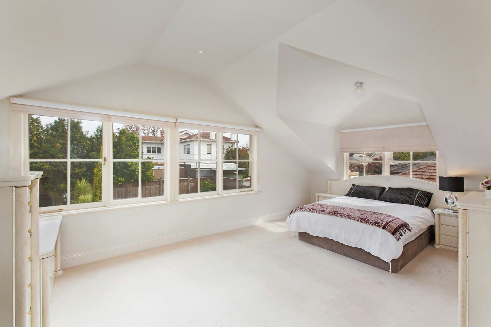 32 Stanley Grove, Canterbury, VIC