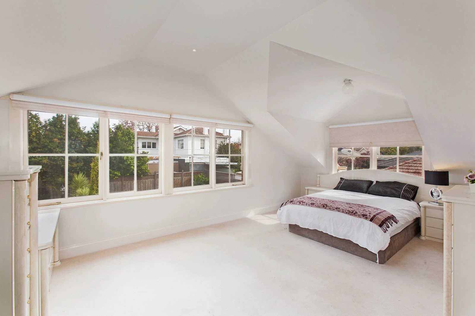32 Stanley Grove, Canterbury, VIC