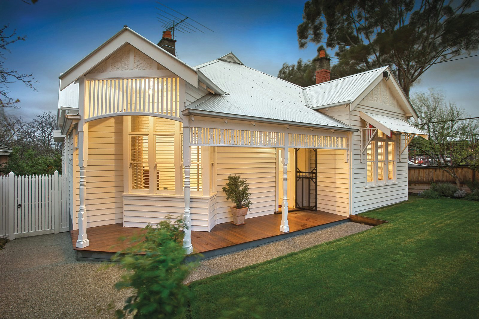 25 Hillside Parade, Glen Iris, VIC