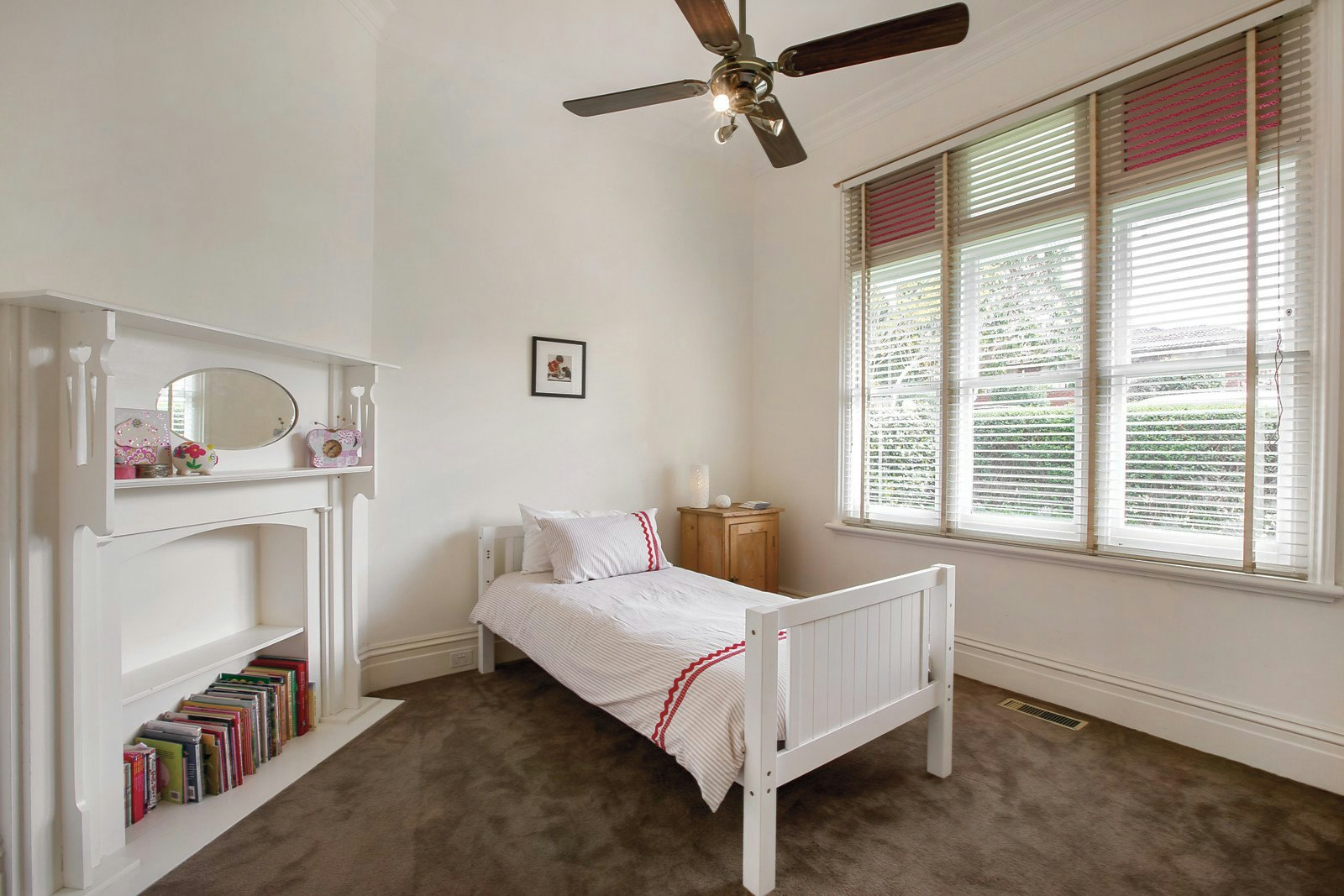 25 Hillside Parade, Glen Iris, VIC