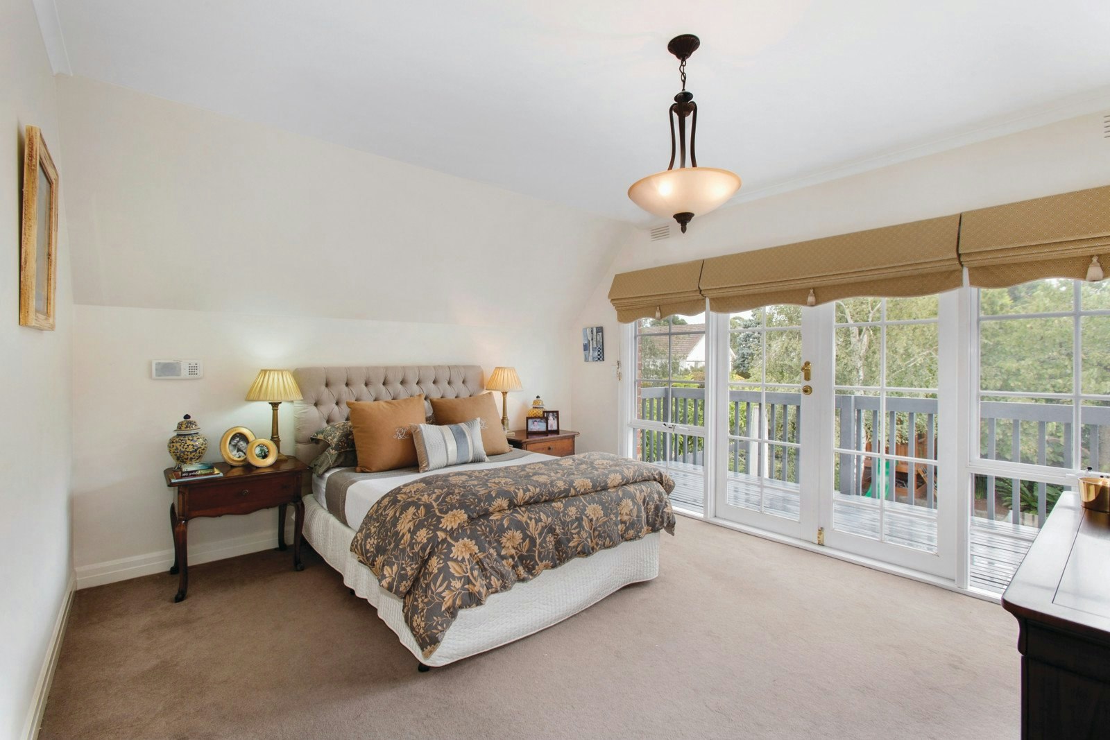 6 Weatherly Grove, Brighton, VIC