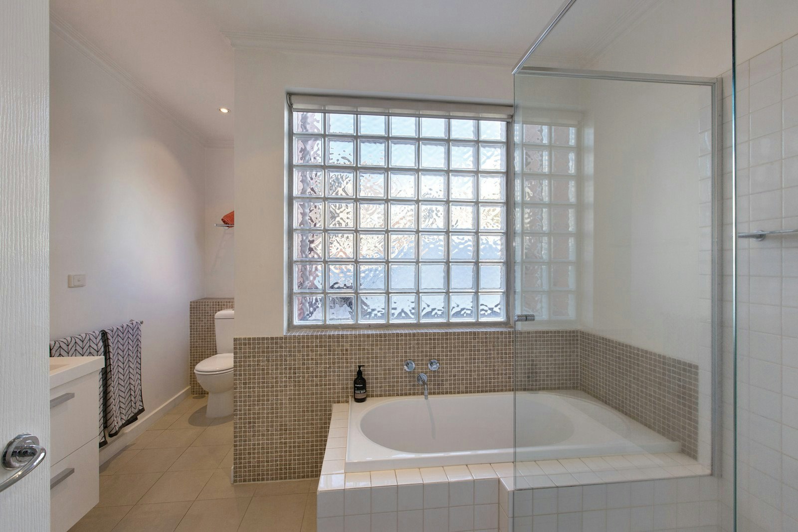 102 Palmerston Crescent, South Melbourne, VIC