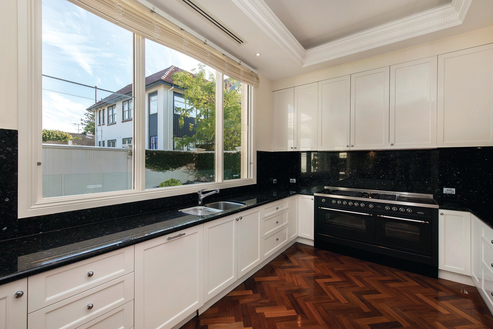 15 Kent Avenue, Brighton - Thumbnail 7