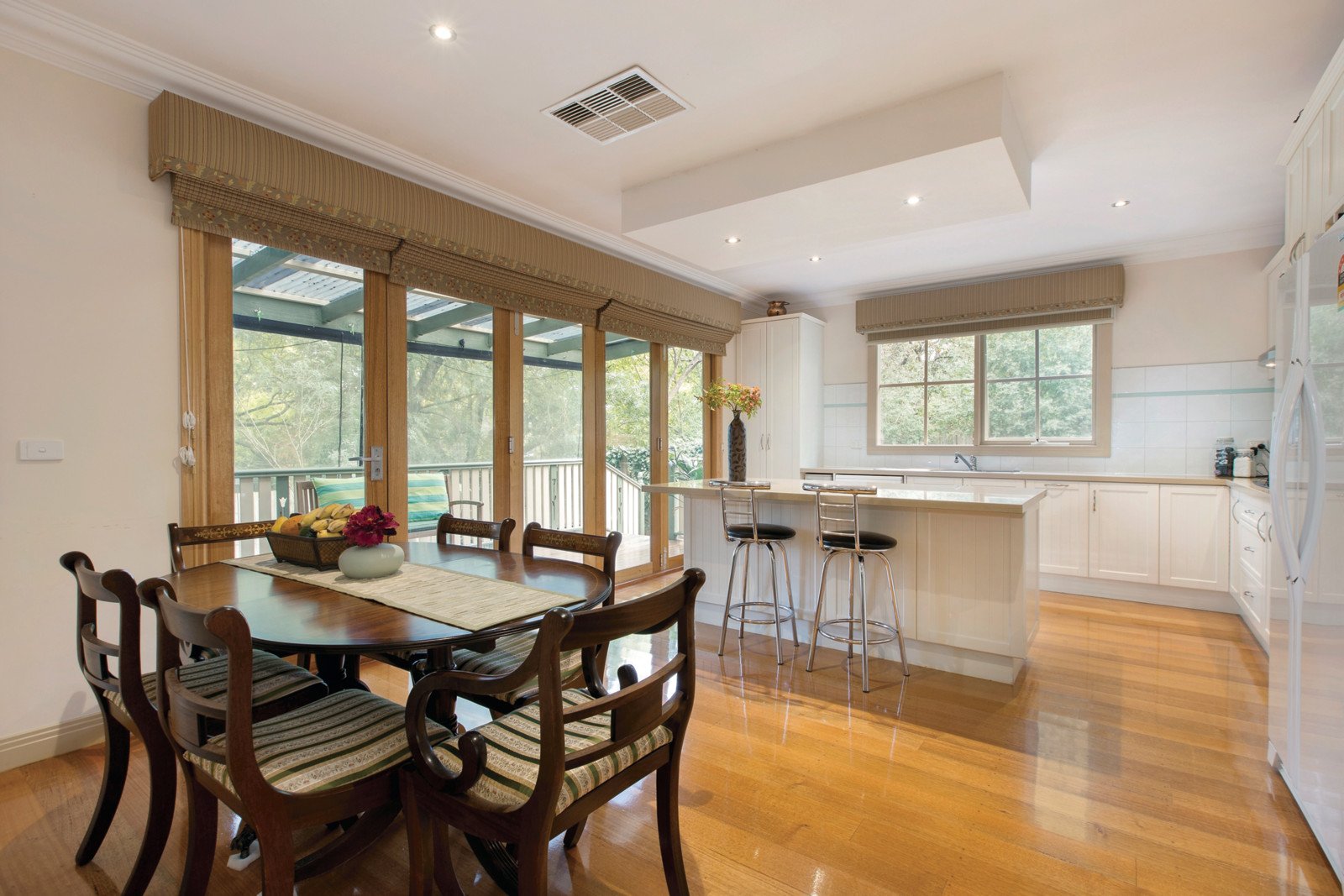 2/6 Gilbert Street, Mont Albert - Thumbnail 3
