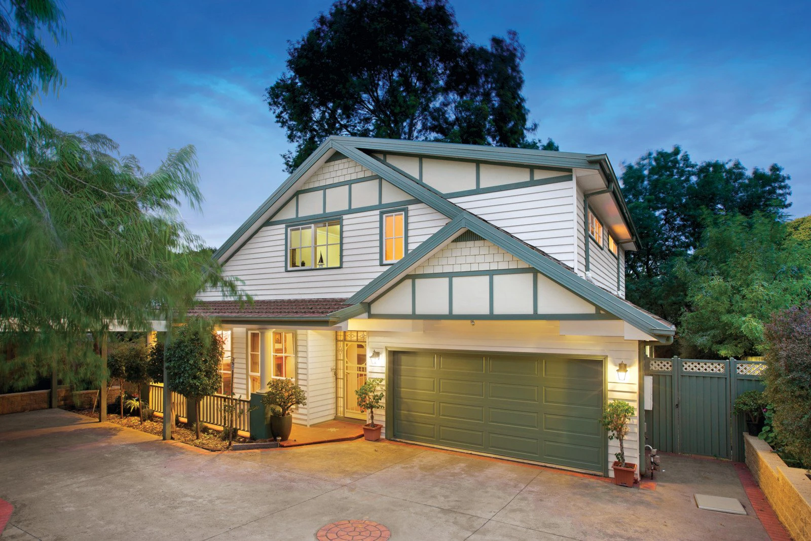 2/6 Gilbert Street, Mont Albert, VIC