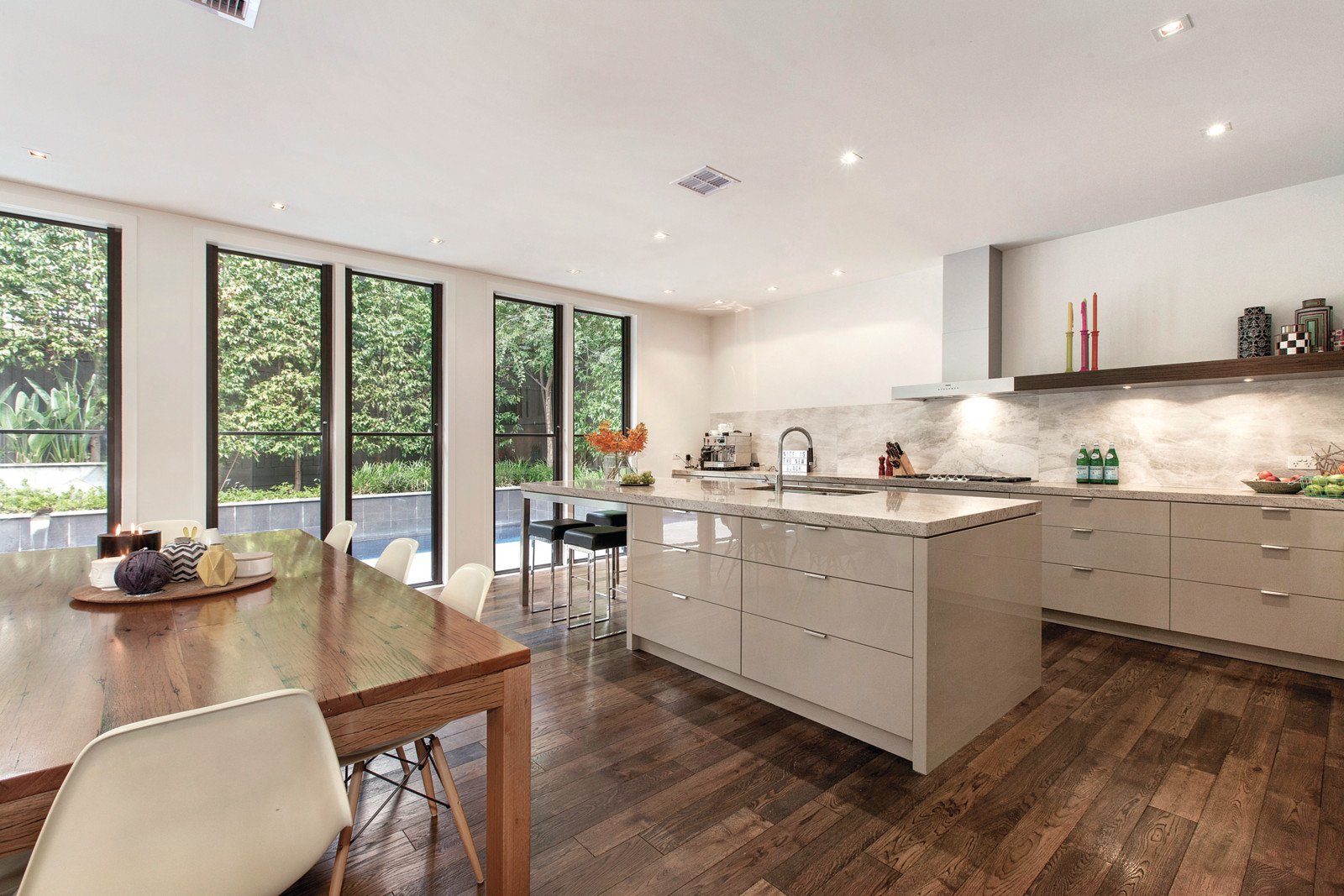 6 Mernda Road, Kooyong - Thumbnail 2