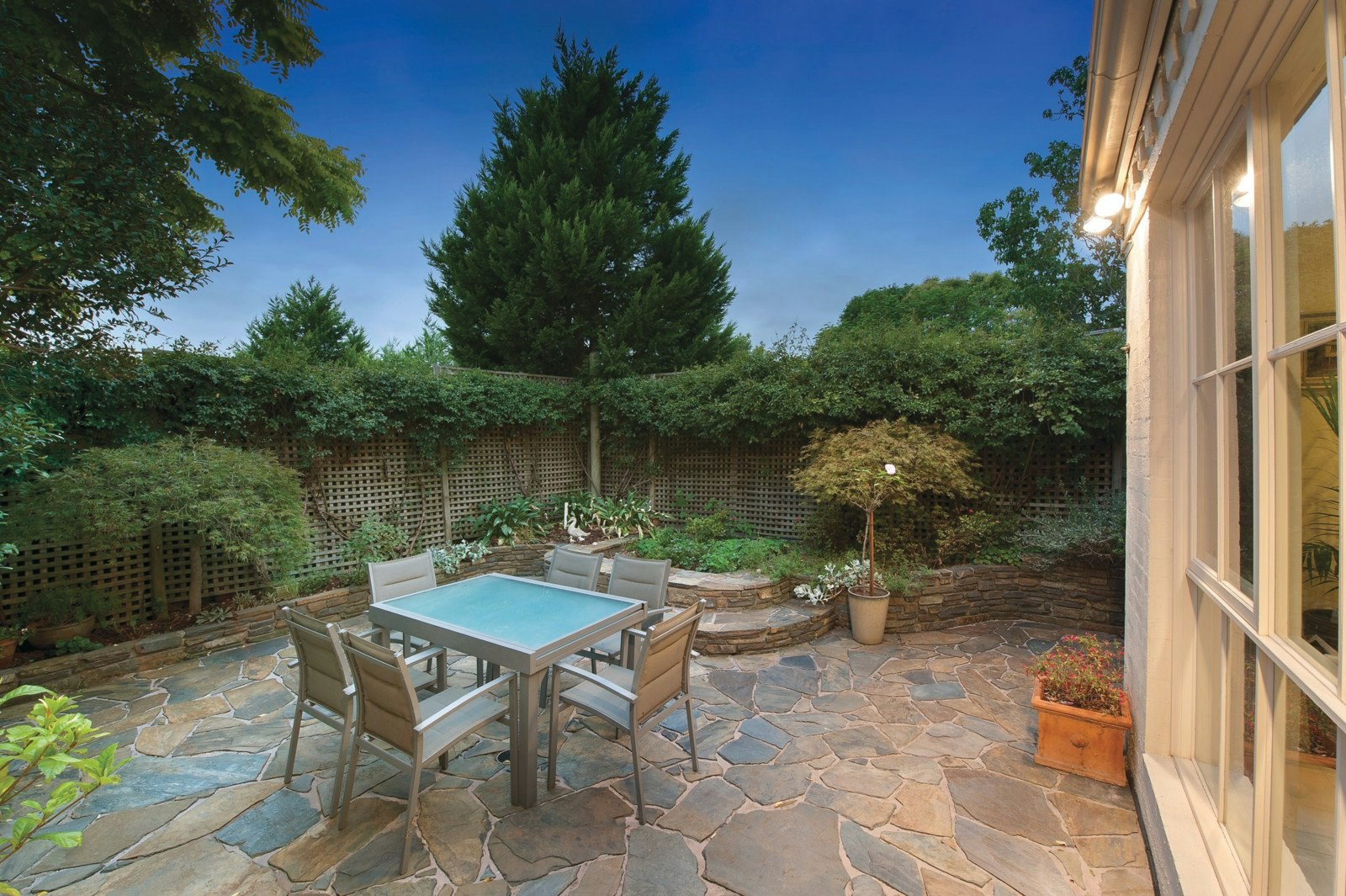 2/39 Allambee Avenue, Camberwell, VIC