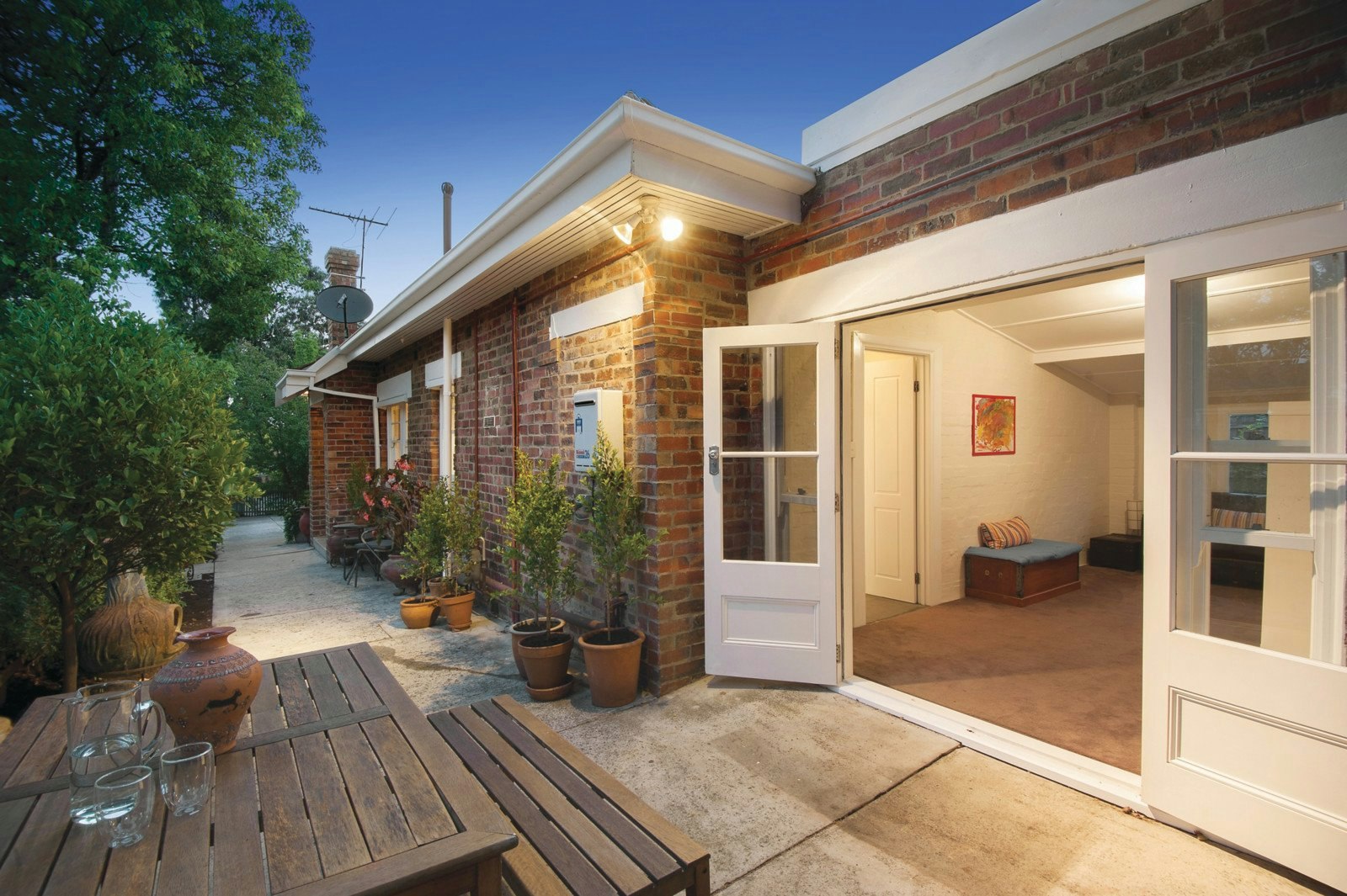 2a Elphin Grove, Camberwell, VIC