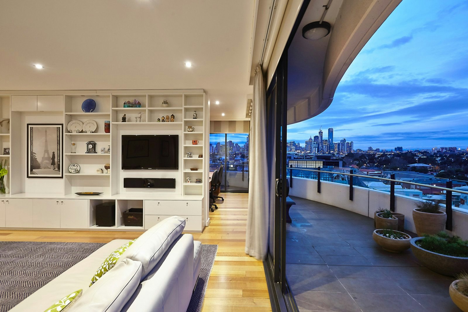 506/108 Bay Street, Port Melbourne, VIC