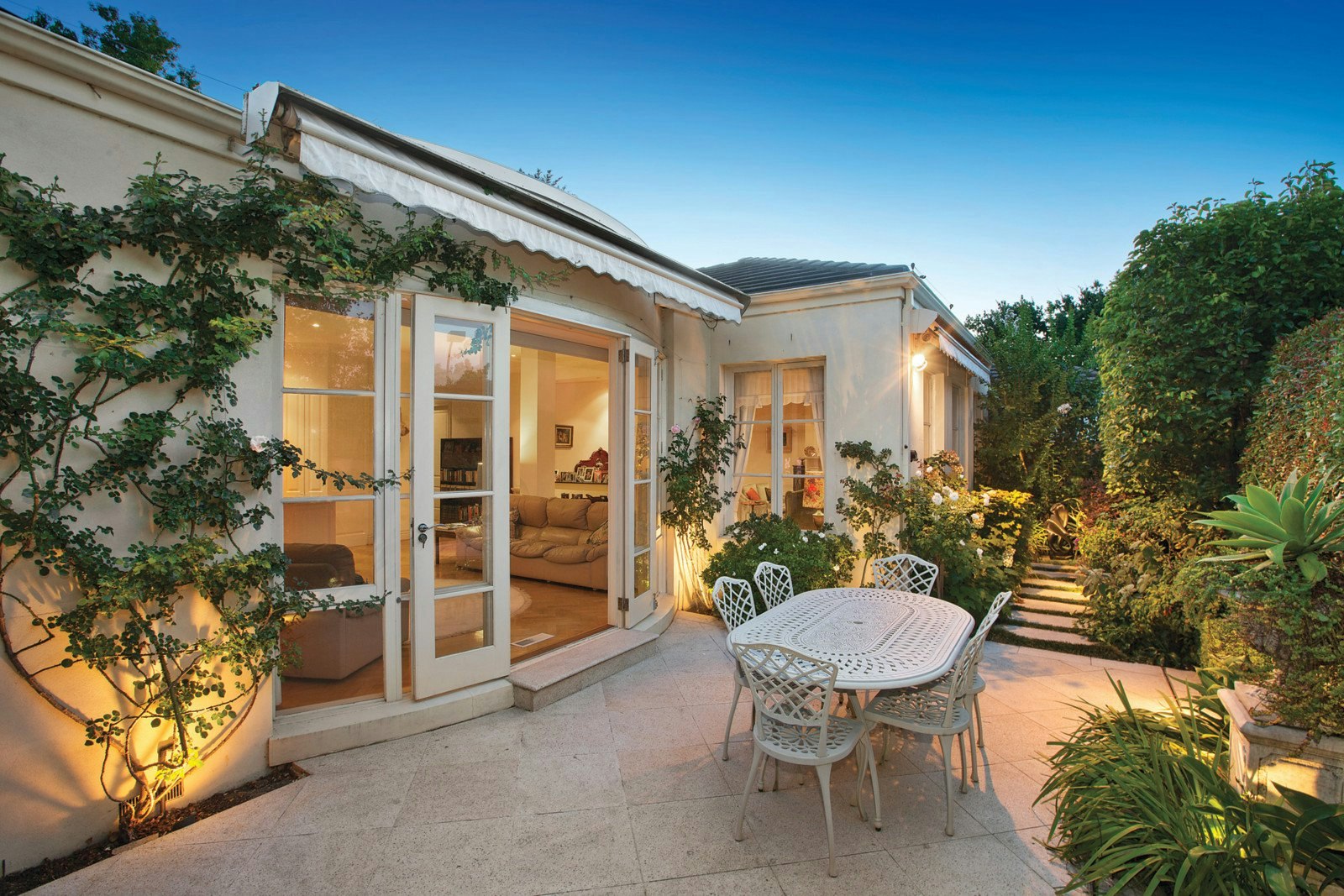 2/8 Knutsford Street, Balwyn, VIC