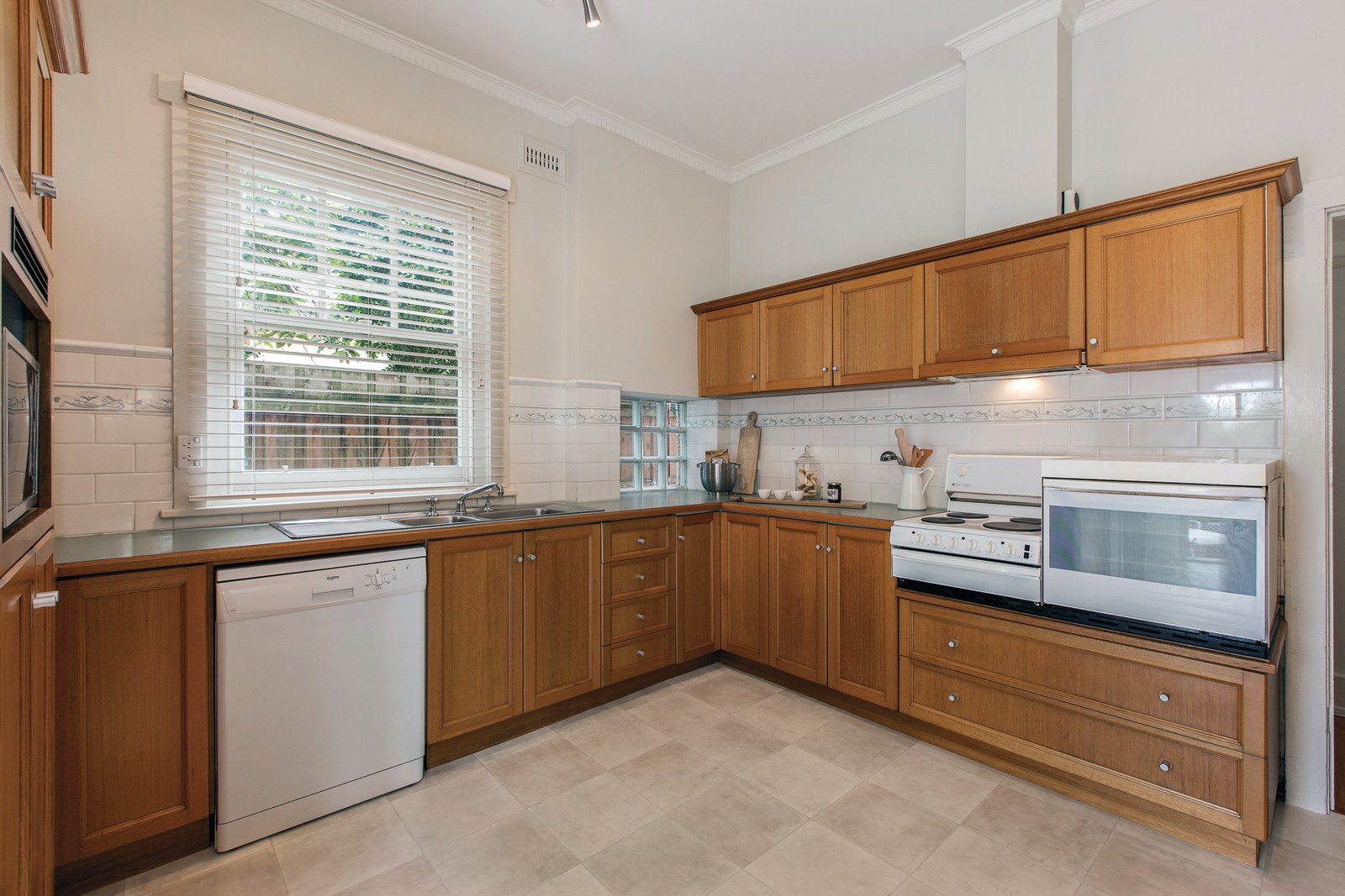 26 Salisbury Avenue, Mont Albert - Thumbnail 5