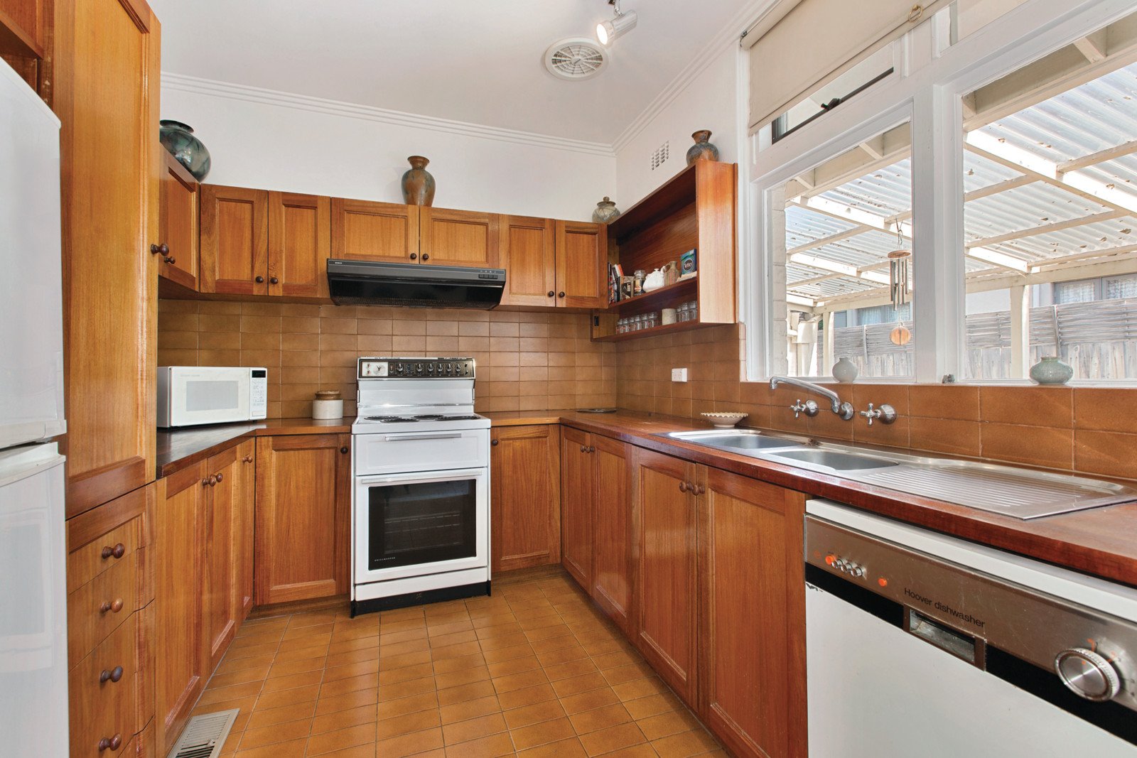 4 Bramley Court, Kew - Thumbnail 5