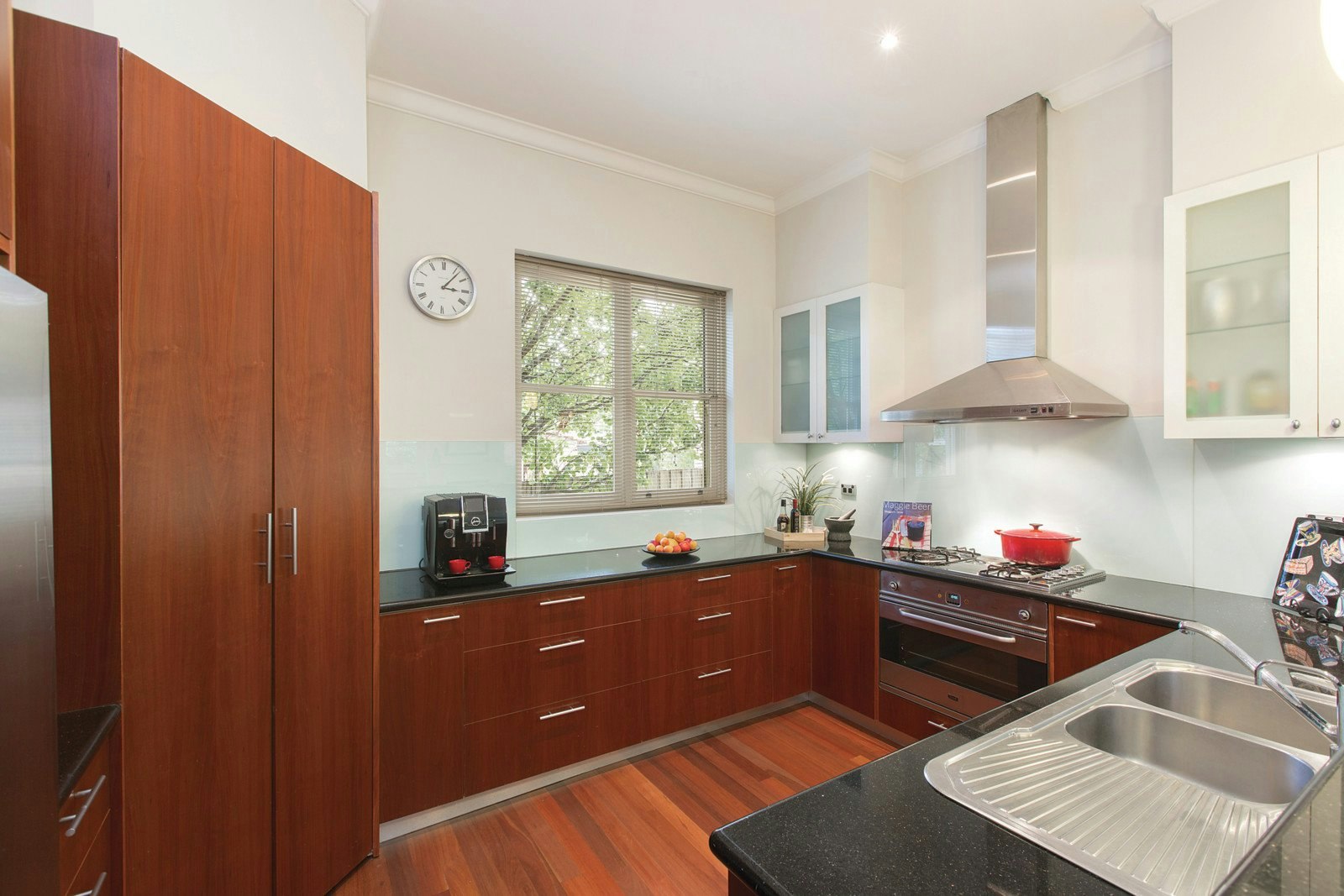 10 Lyric Grove, Camberwell, VIC