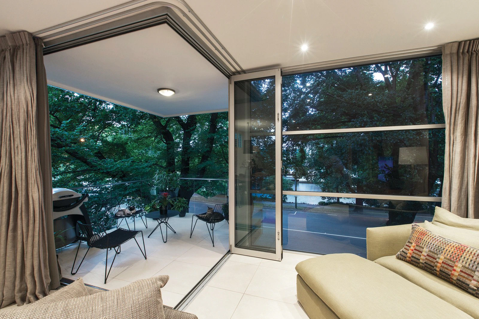 2/33 Alexandra Avenue, South Yarra, VIC