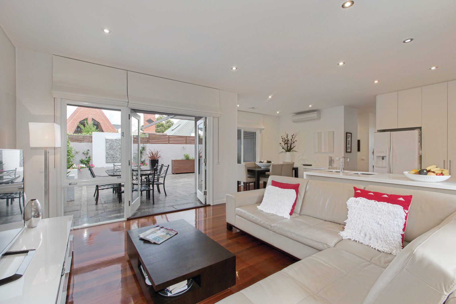 1/16 Rangeview Grove, Balwyn North - Thumbnail 4