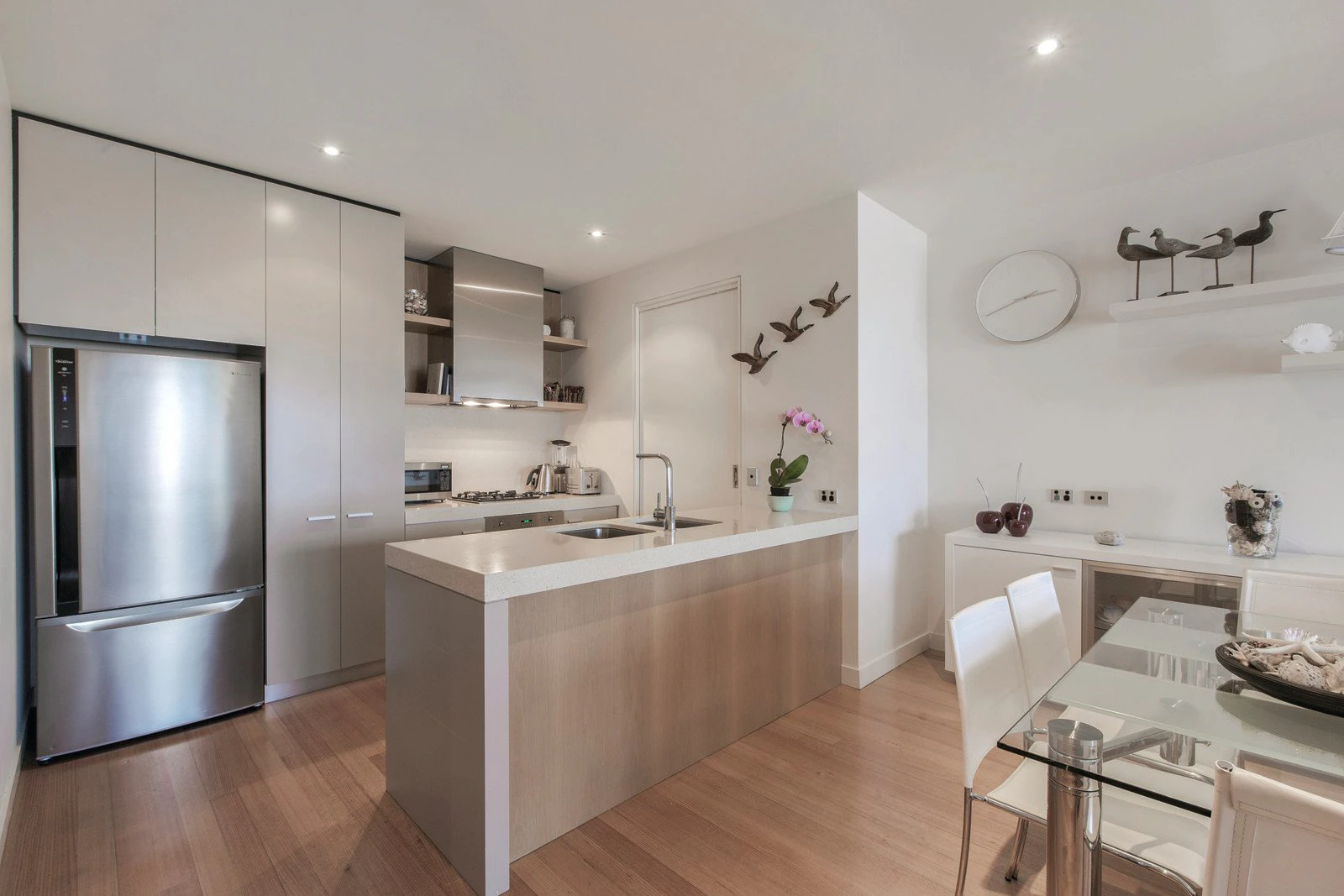 2/23 Beaconsfield Parade, Port Melbourne, VIC