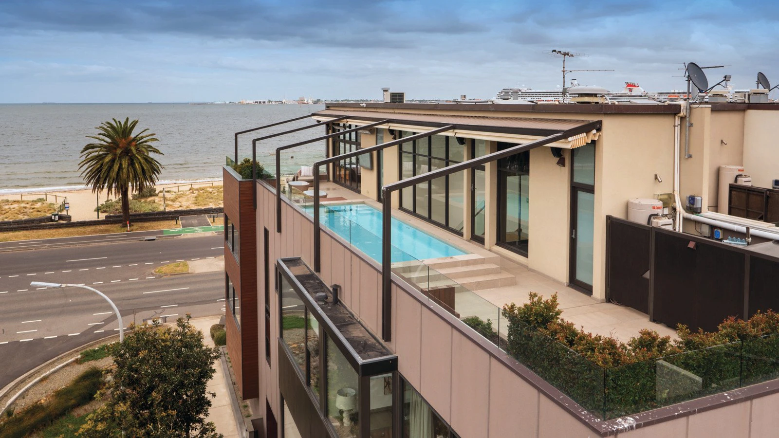 16 Beach Street, Port Melbourne, VIC