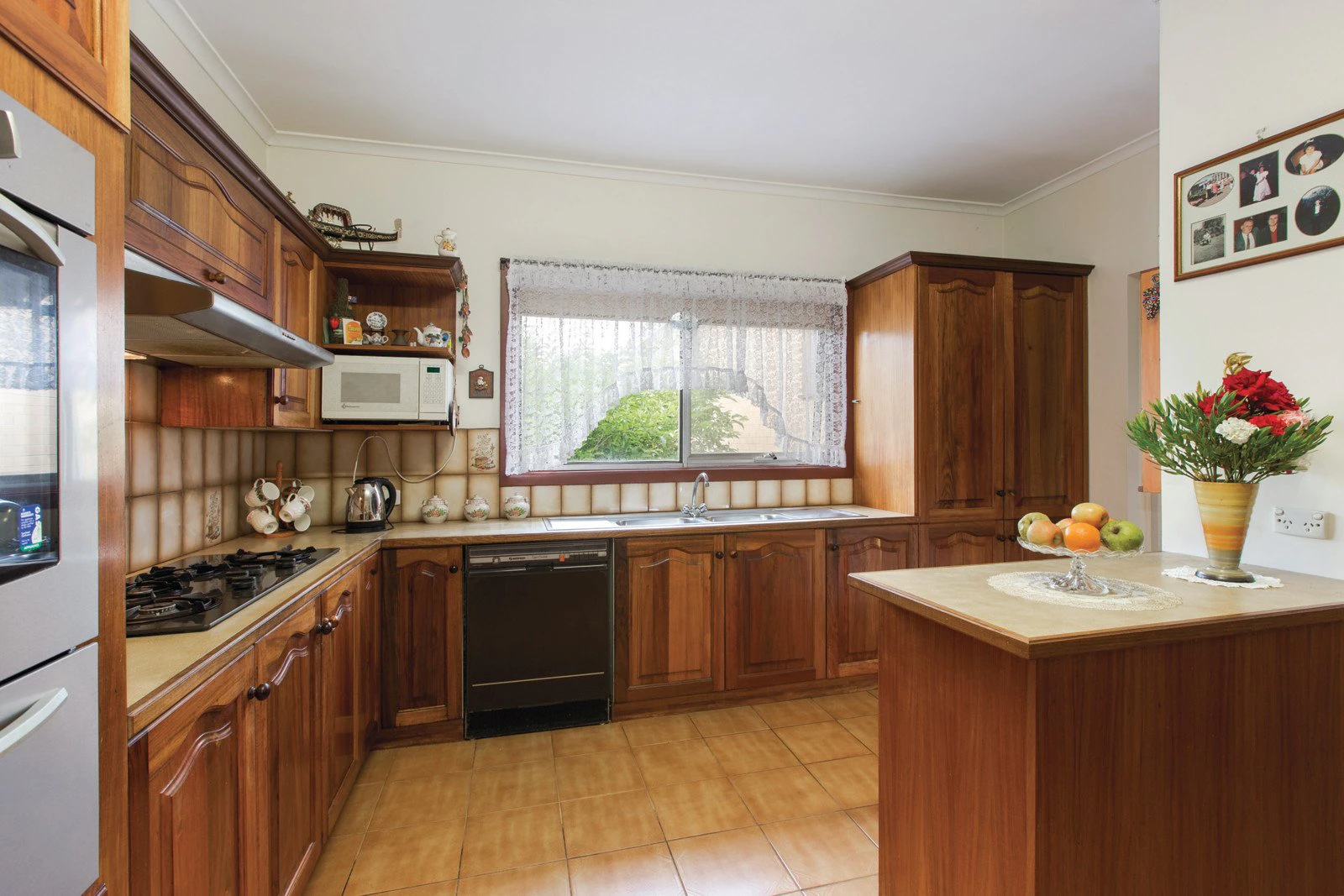 16 Wandsworth Road, Surrey Hills, VIC