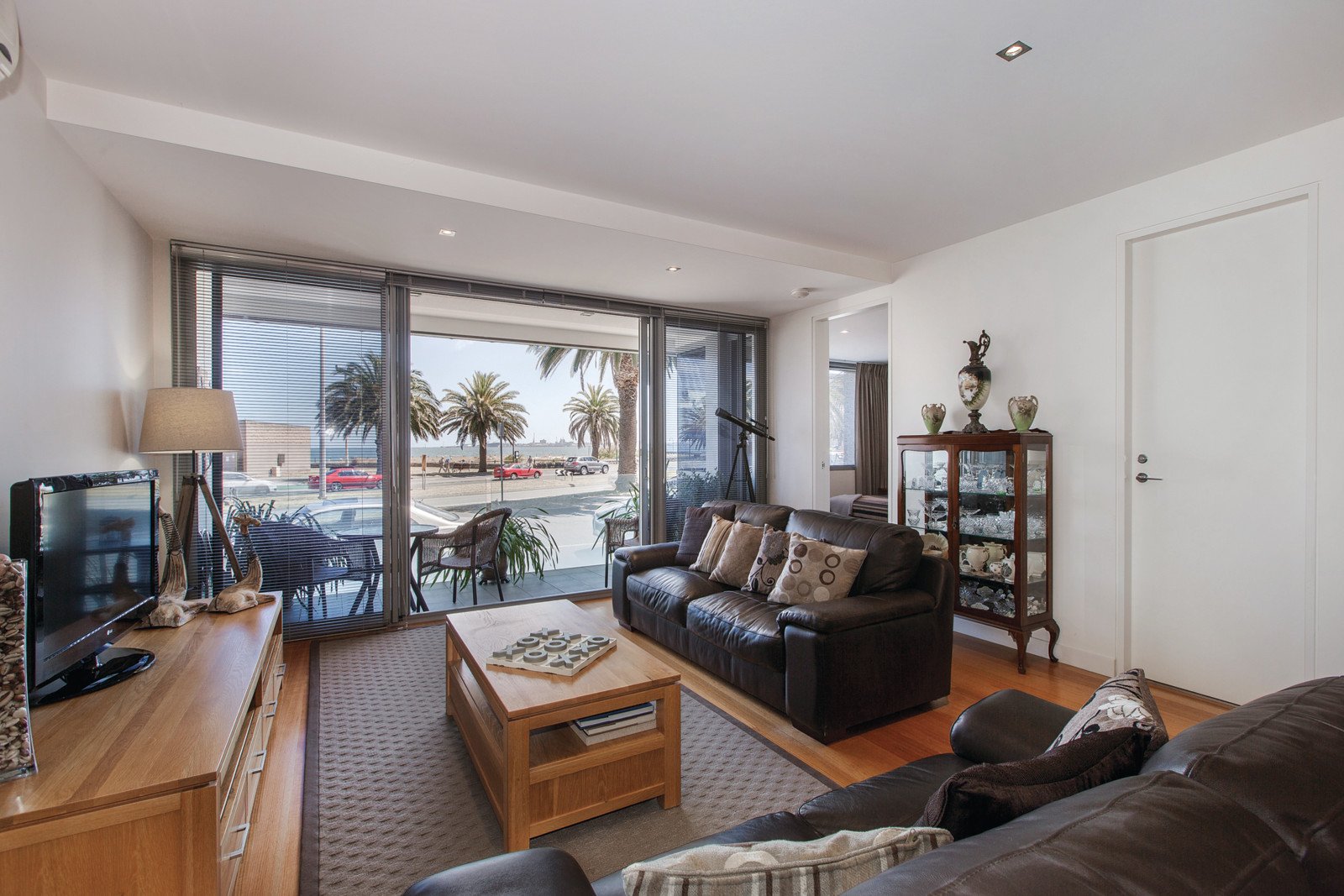 2/23 Beaconsfield Parade, Port Melbourne - Image 1