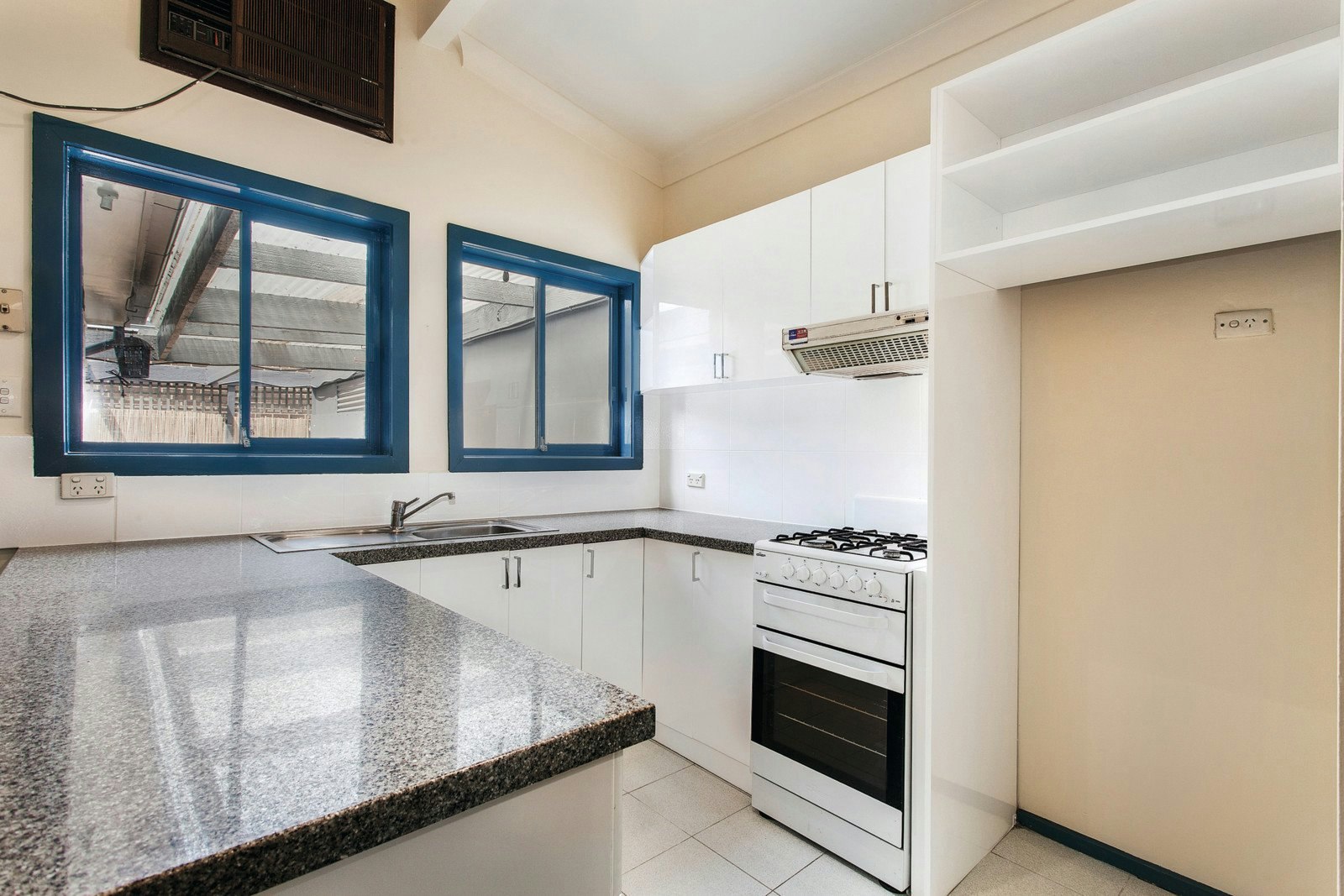 10 Derham Street, Port Melbourne, VIC