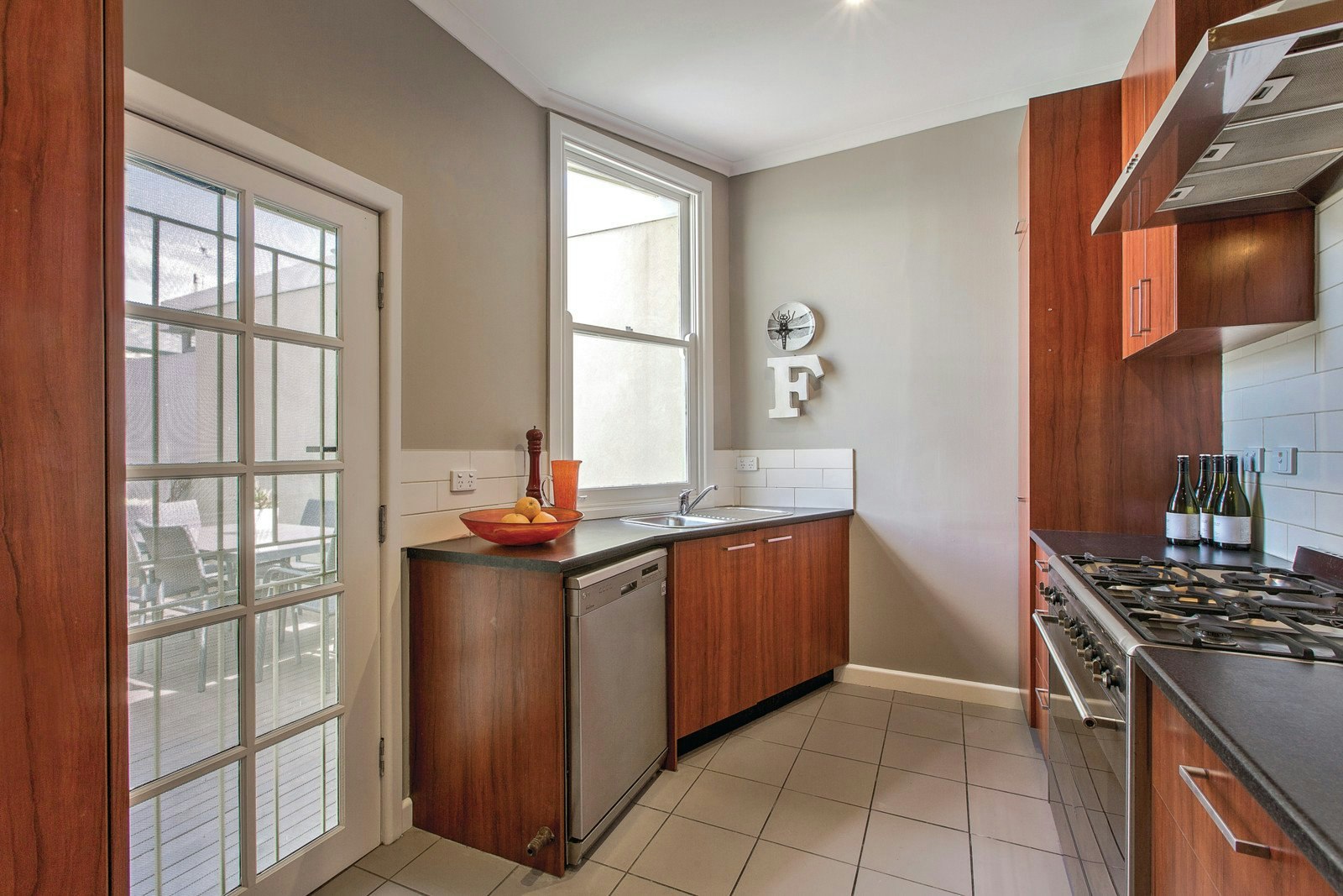 13 Raglan Street, Port Melbourne, VIC