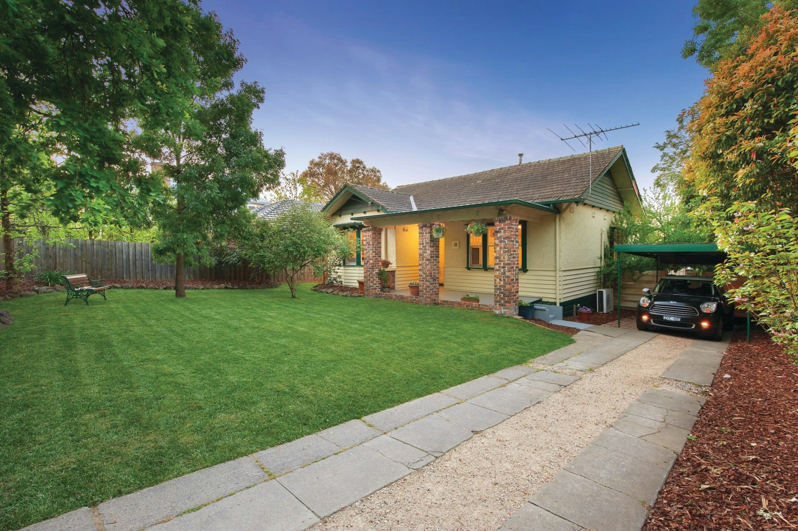2 Lightfoot Street, Mont Albert, VIC