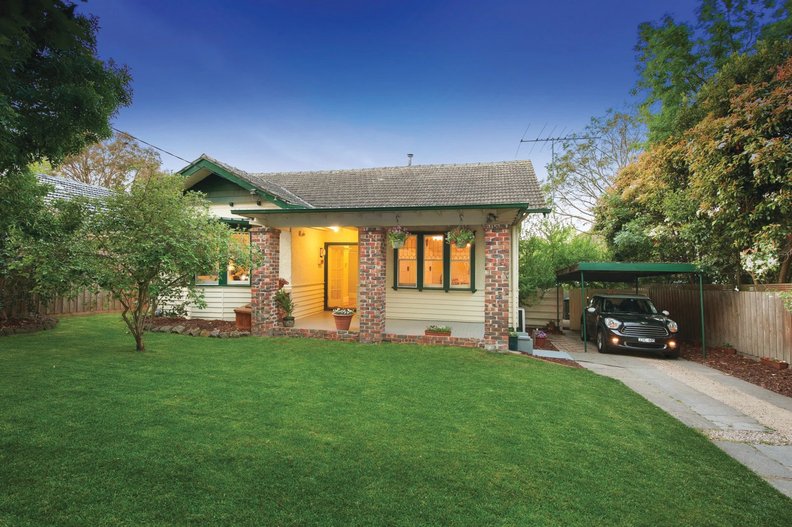 2 Lightfoot Street, Mont Albert, VIC