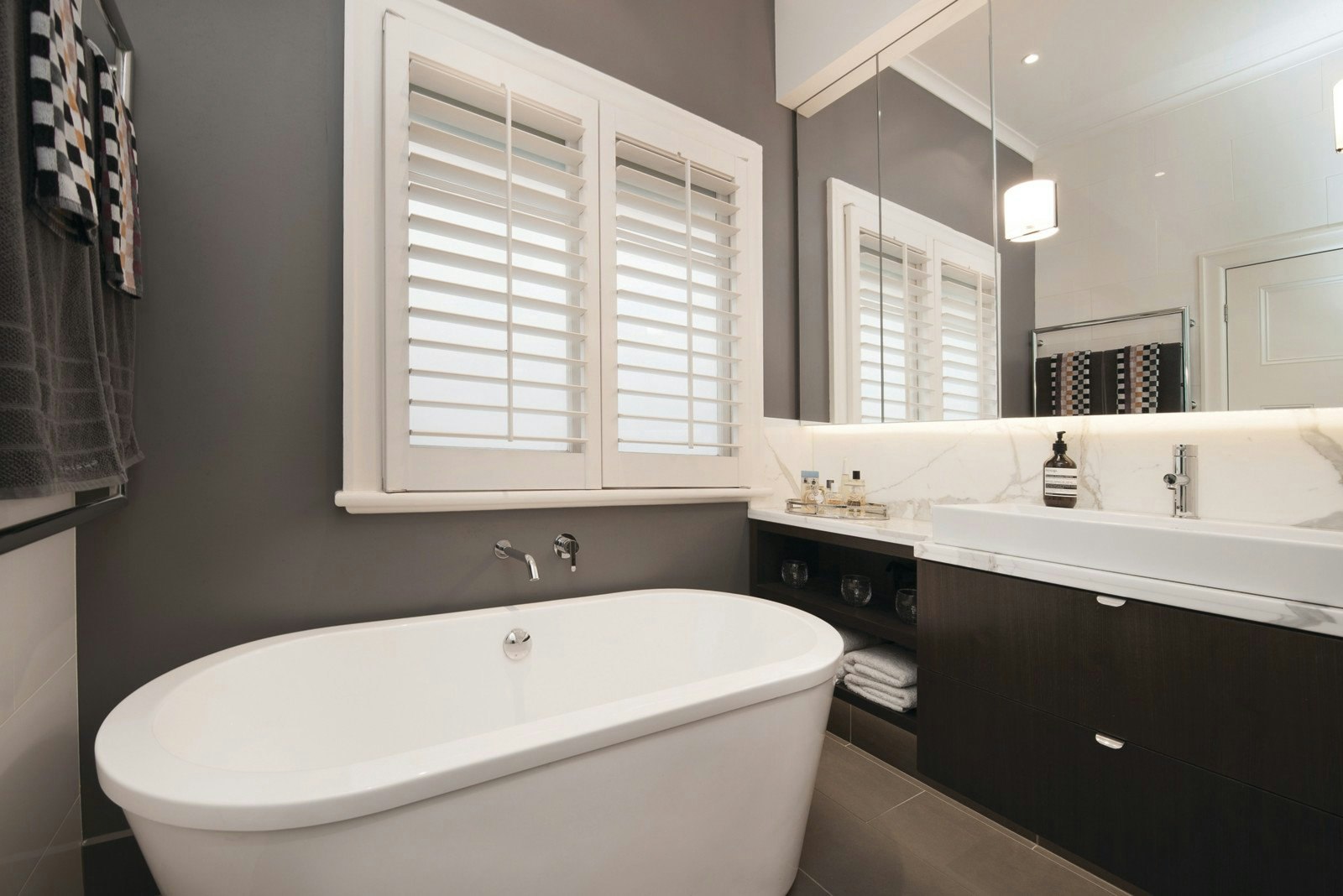 51 Essex Road, Surrey Hills, VIC