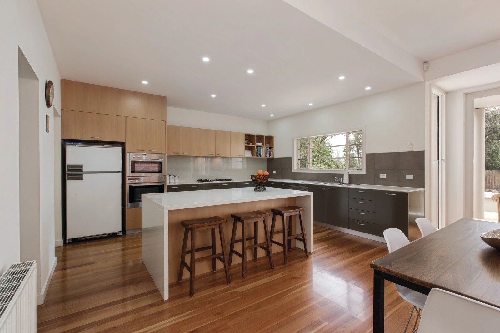 3 Smythe Avenue, Mont Albert, VIC