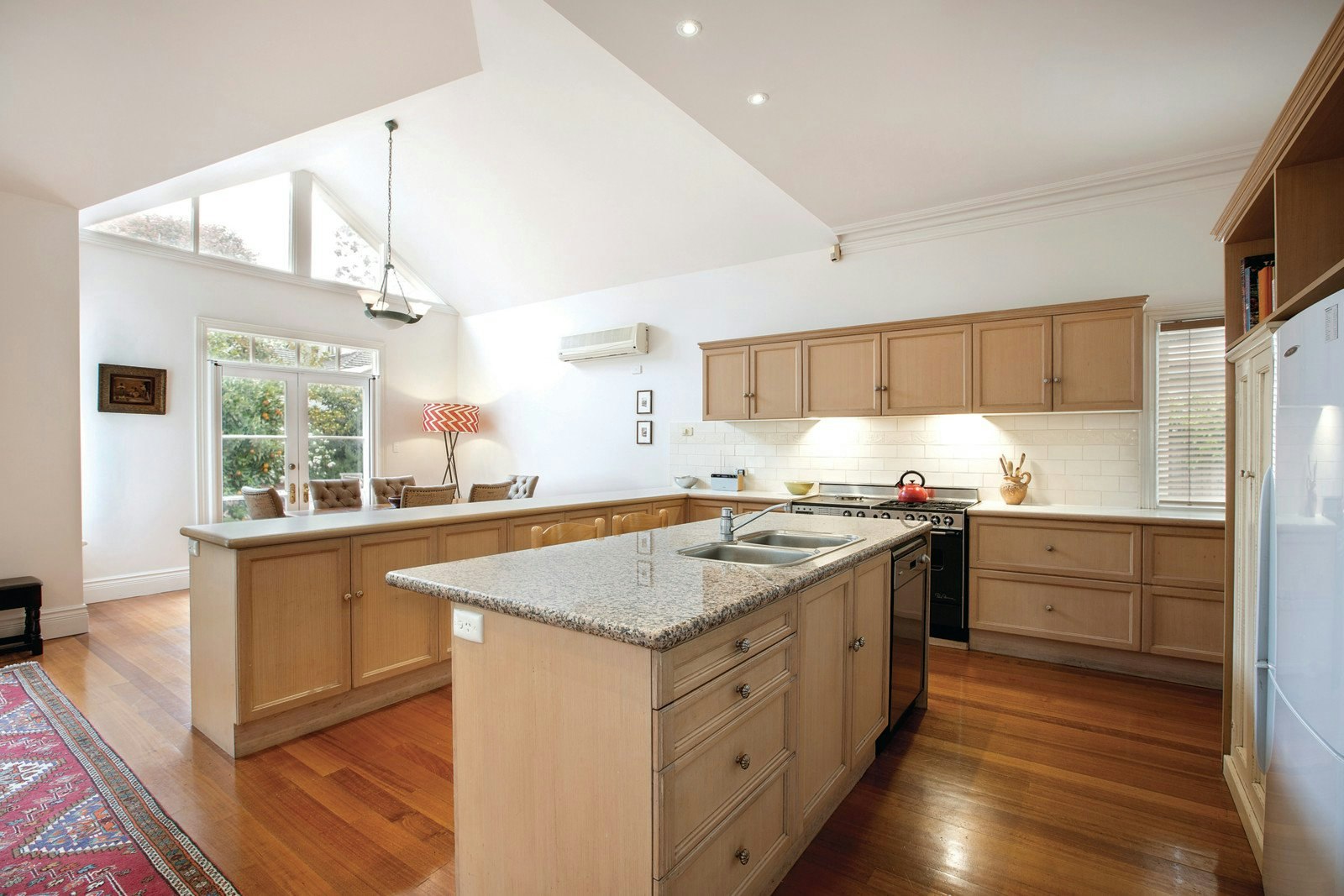 8 Scott Street, Canterbury, VIC