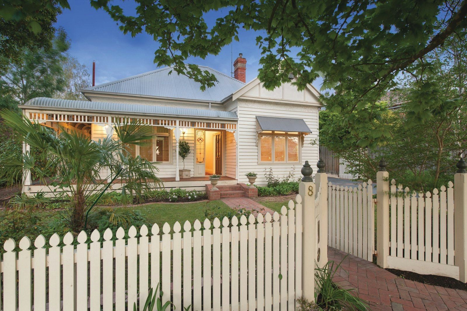 8 Scott Street, Canterbury, VIC