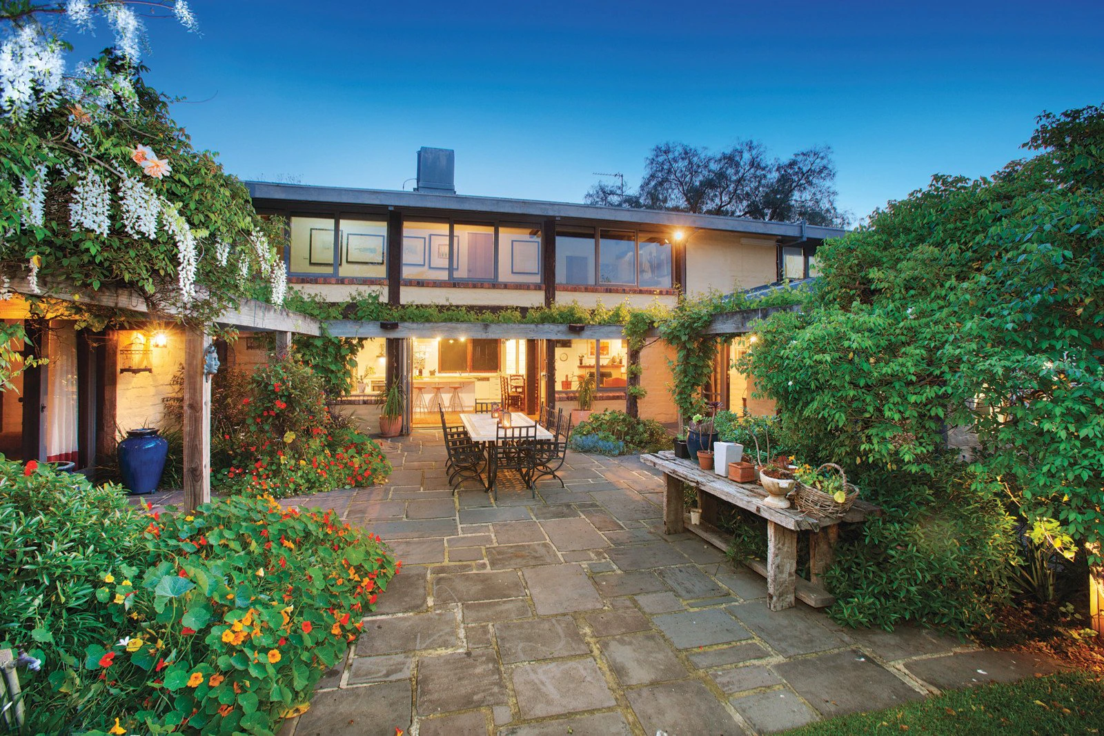 2 Barnsbury Court, Balwyn, VIC