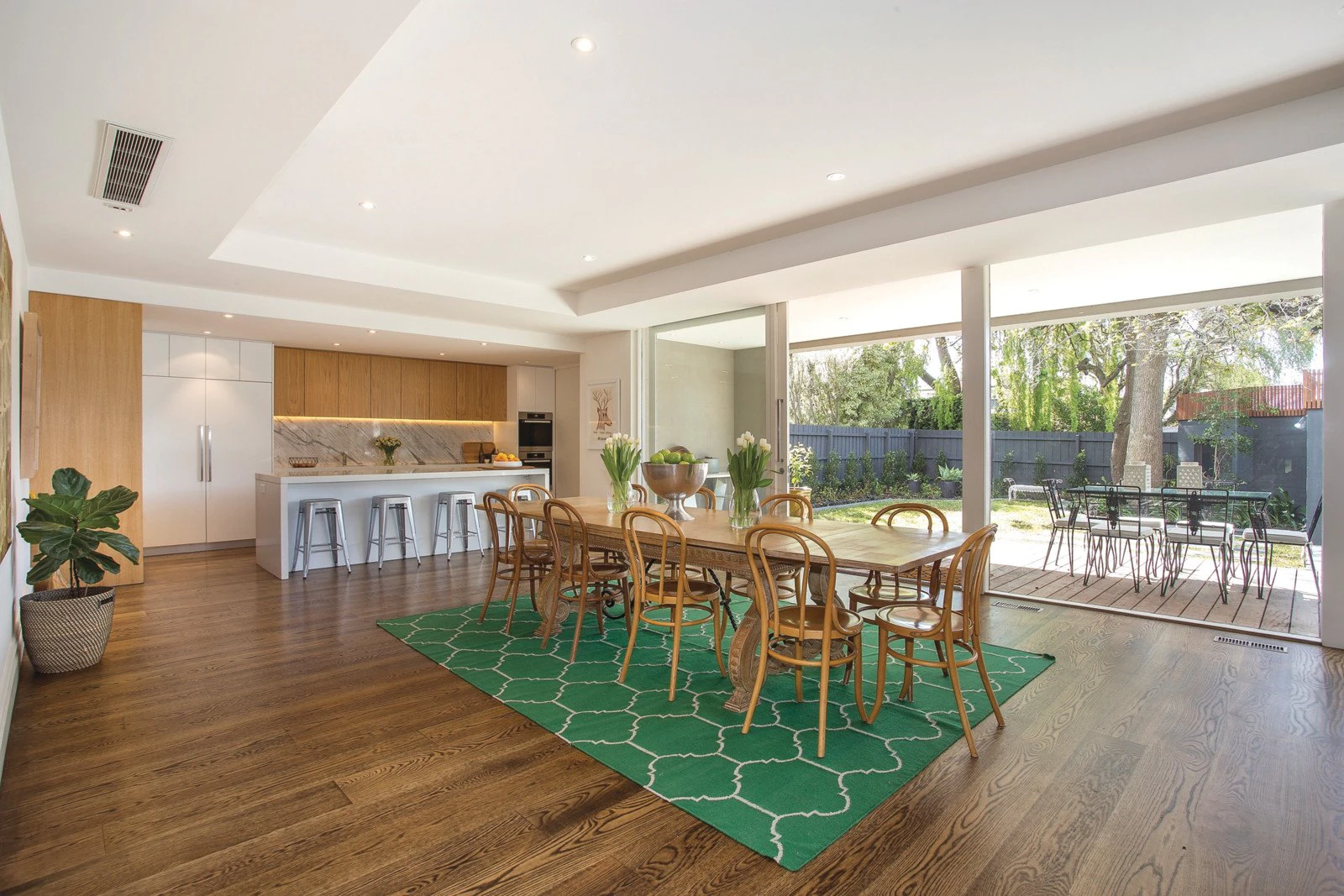 18 Coonil Crescent, Malvern, VIC