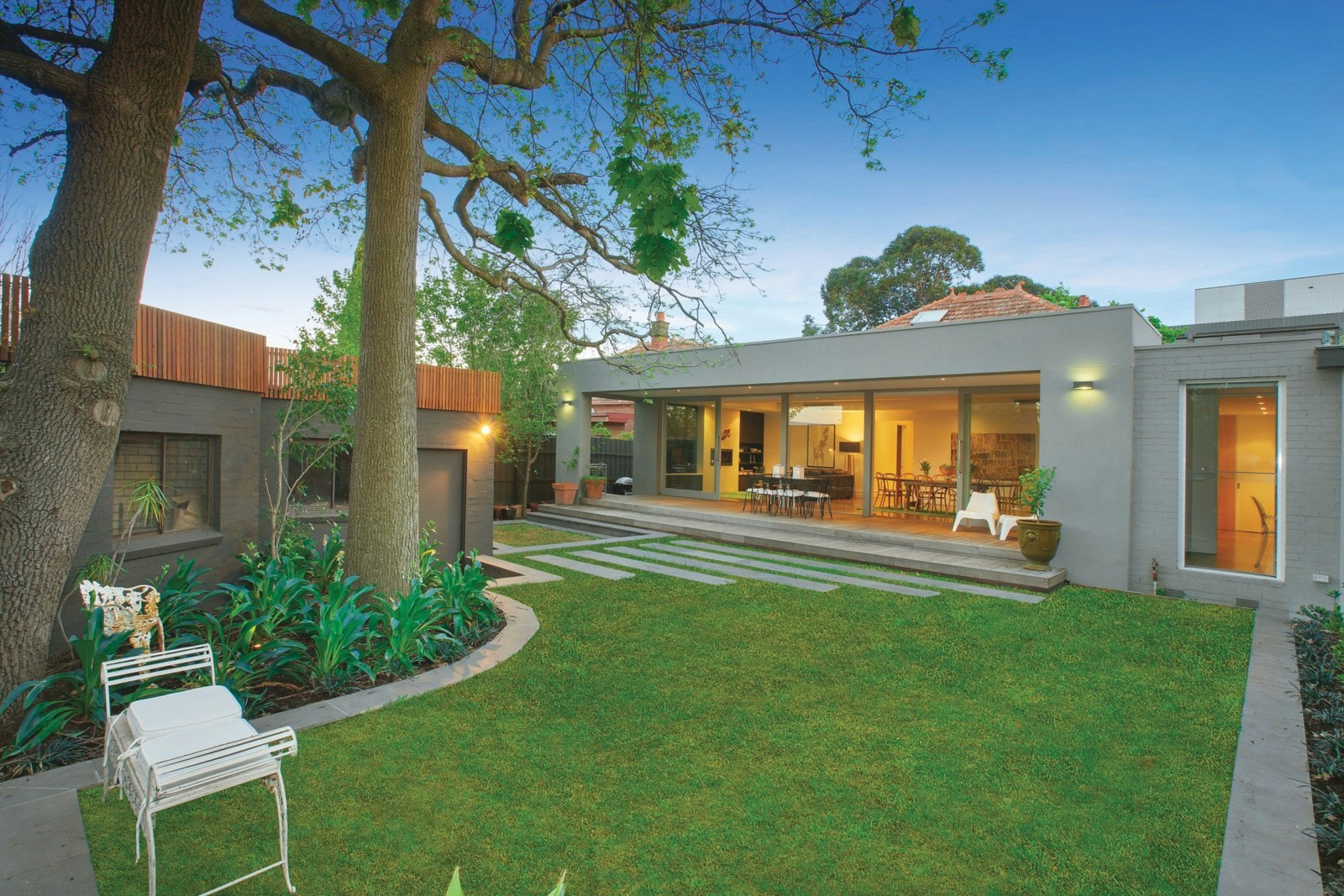 18 Coonil Crescent, Malvern, VIC